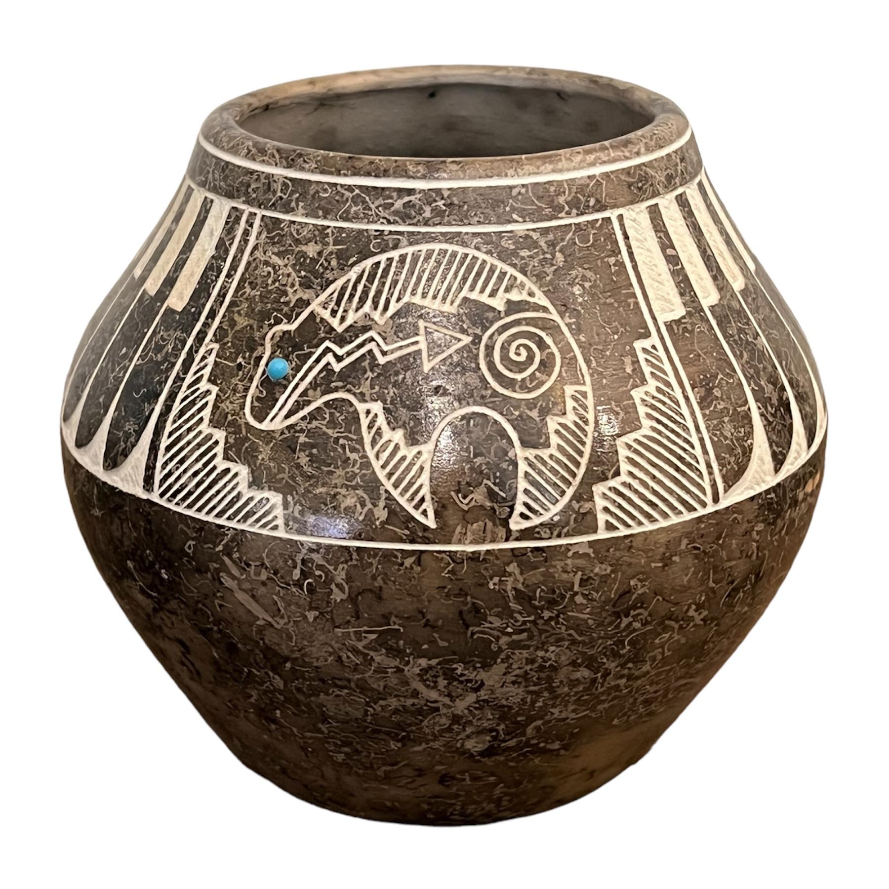 Acoma pot with horsehair detailing - Art by Corrine Louis