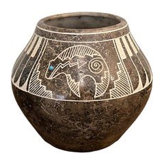 Acoma pot with horsehair detailing