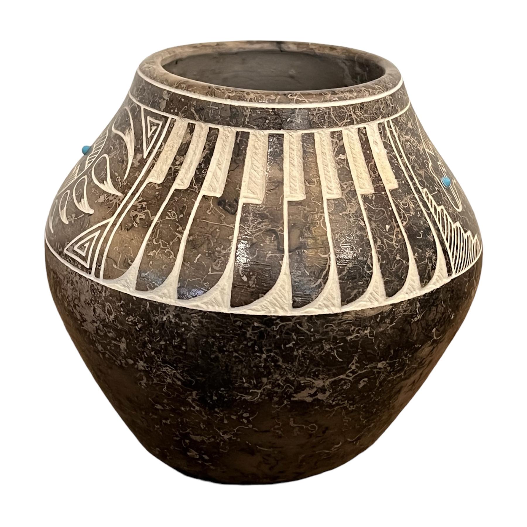 Acoma pot with horsehair detailing For Sale 2