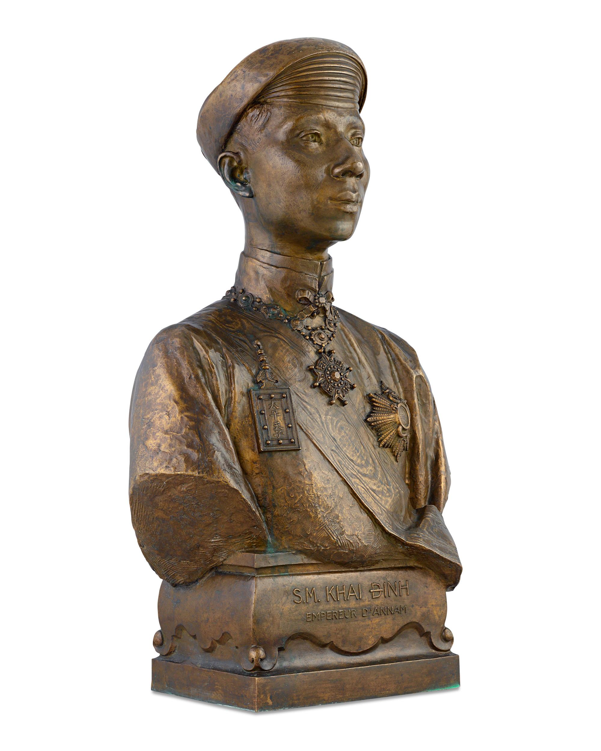 S.M Khai Dinh, Empereur d'Annam (S.M. Khai Dinh, Emperor of Annam)  - Sculpture by Paul Ducuing
