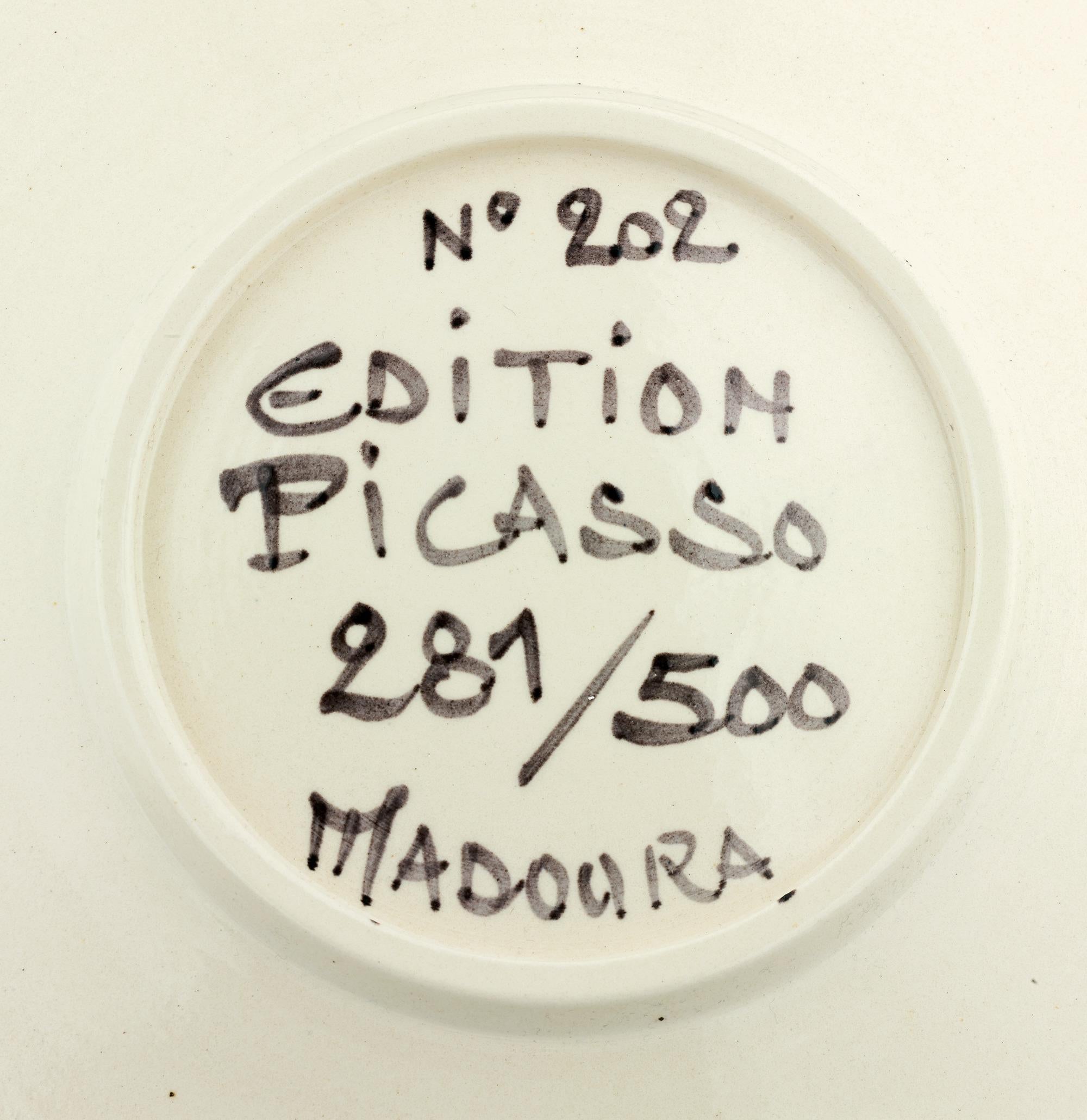 Visage No. 202 Ceramic Plate by Pablo Picasso en vente 1