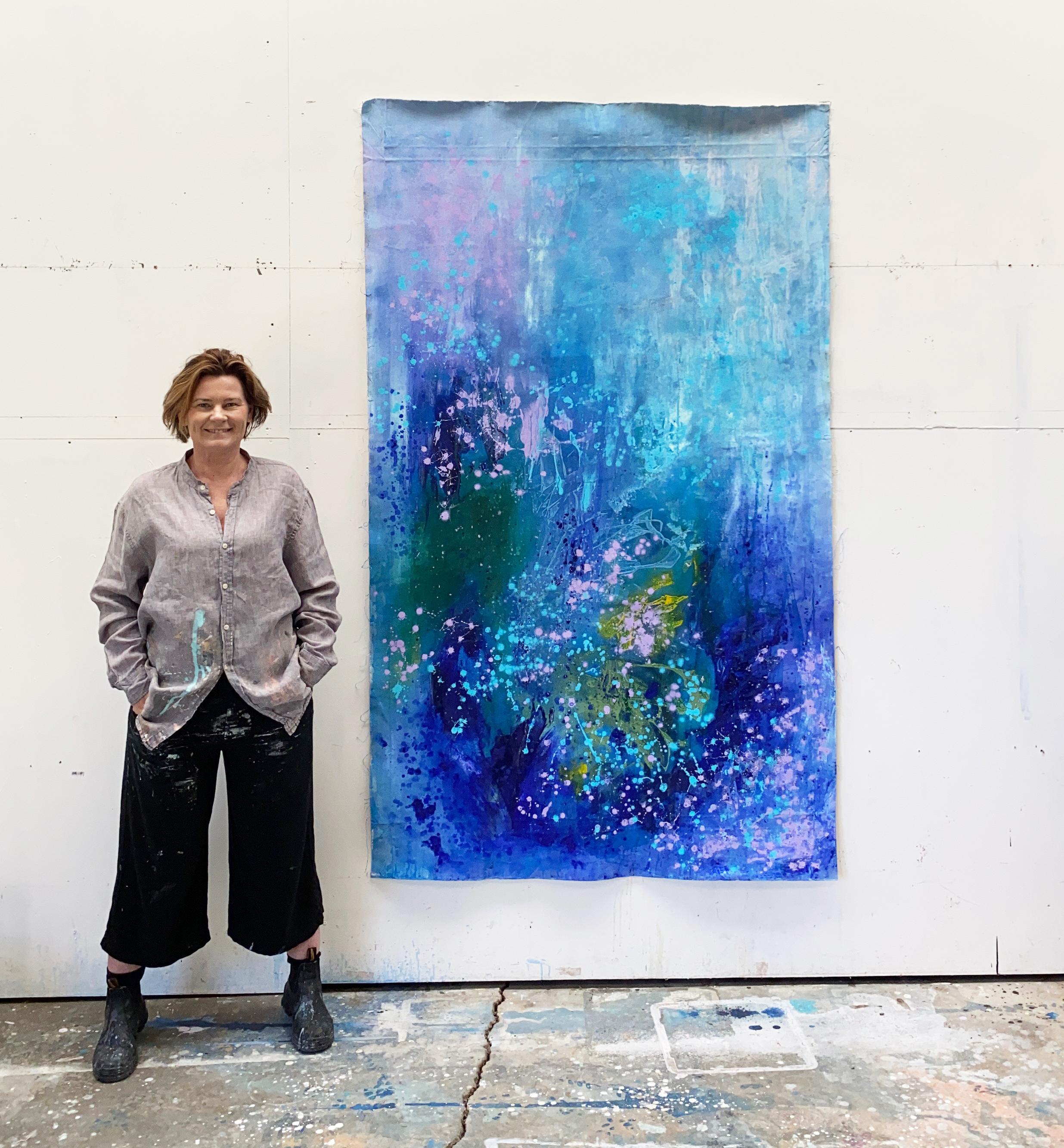 Lets Dance, großes abstraktes Gemälde auf Leinwand in Blau, Rosa, Fliedergrün (Abstrakt), Art, von Kathleen Rhee
