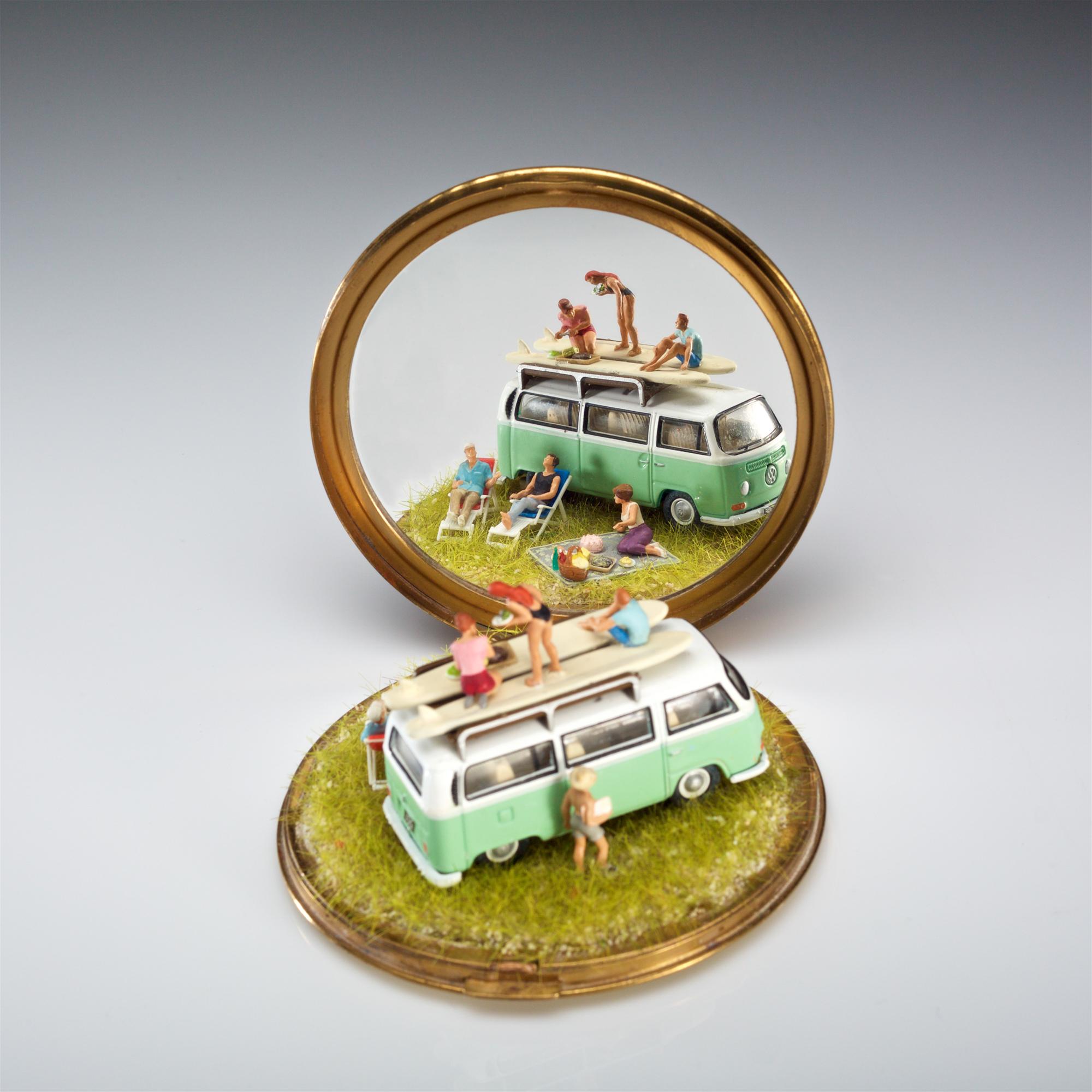 Entre semana, lejos - Sculpture de Kendal Murray
