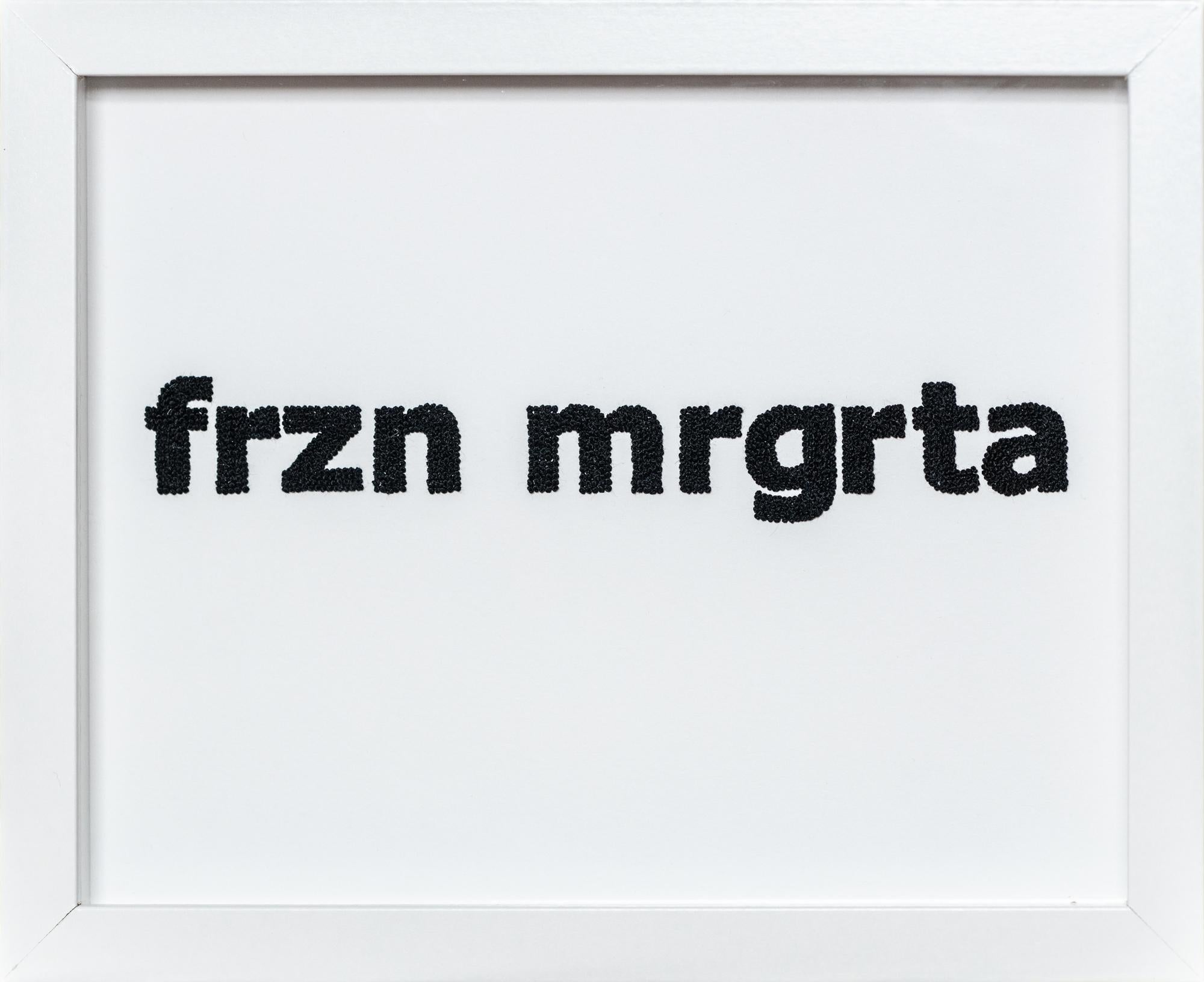 „Frozen Margarita“ Handstickerei, kühner Text, Buchstabe, Faden auf Papier – Art von Kelly Kozma