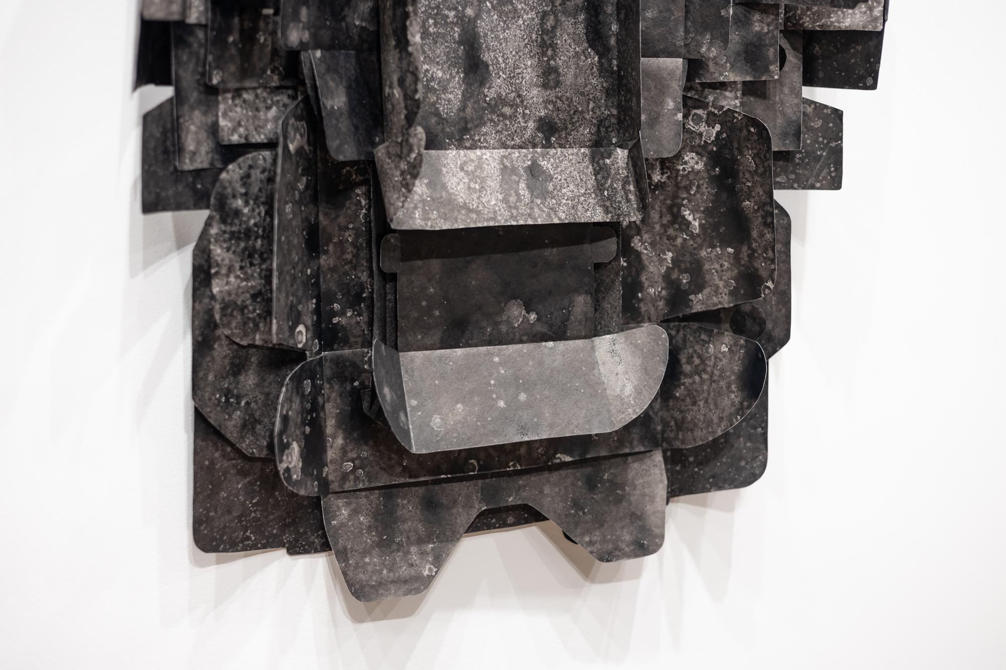 „Delivered and Discarded (positives) #3“ Dimensionale wandhängende Skulptur im Angebot 3