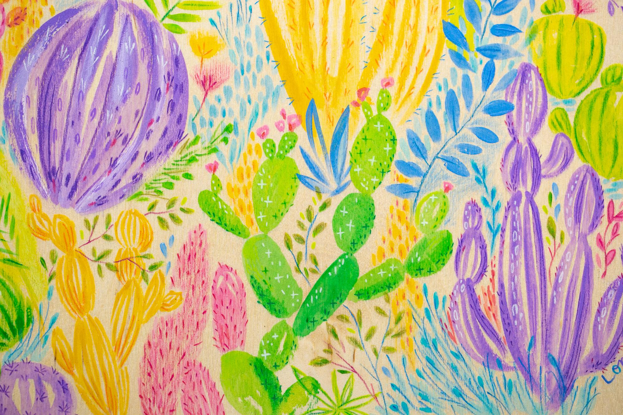 « Be Here Now », peinture florale, texte, bois exposé, couleurs vives et vives - Marron Still-Life par Melissa Lomax