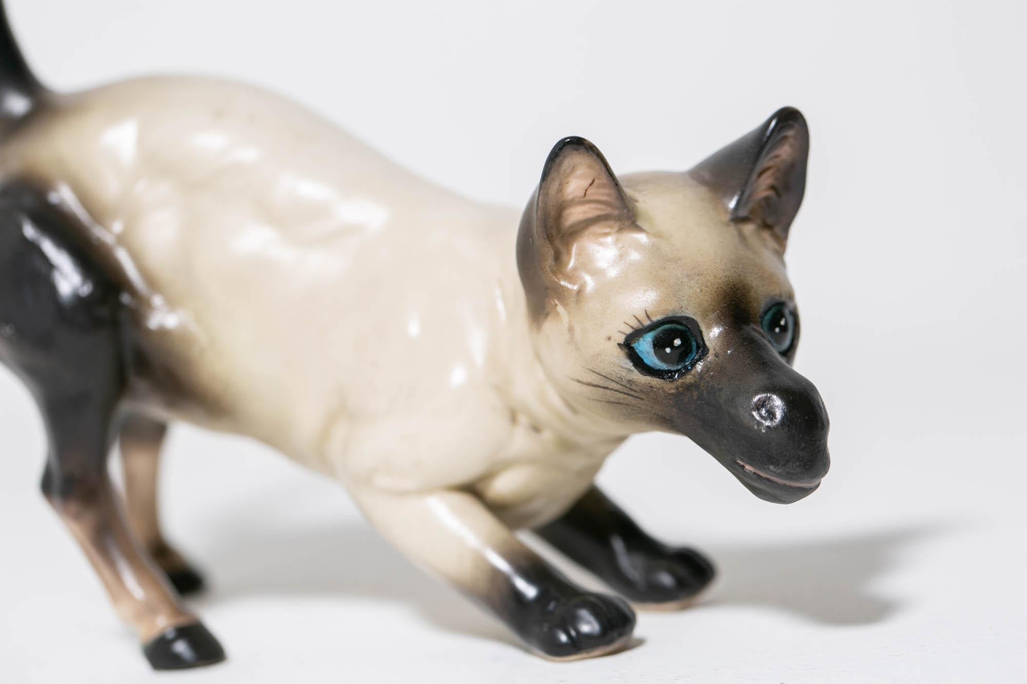 Siamese Horse Cat - Gray Figurative Sculpture by Debra Broz