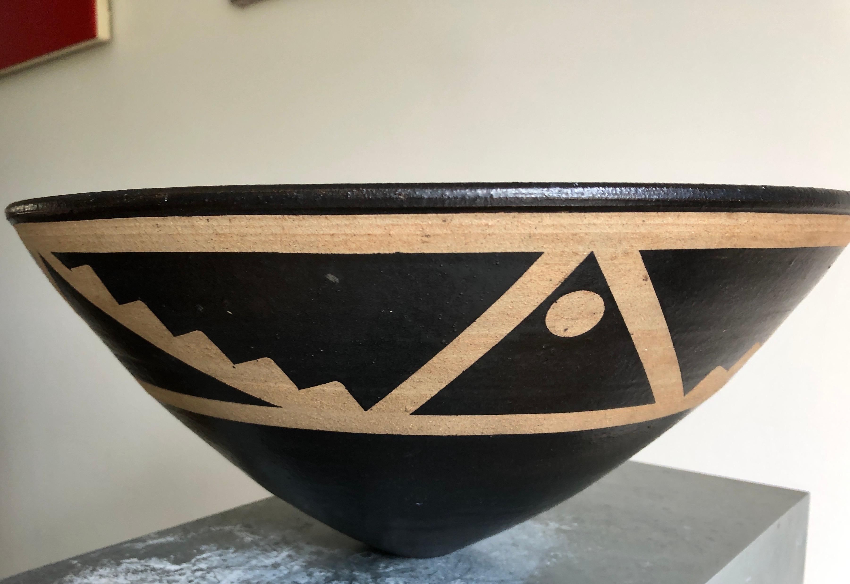 Resist decorated stoneware bowl. For Sale 1