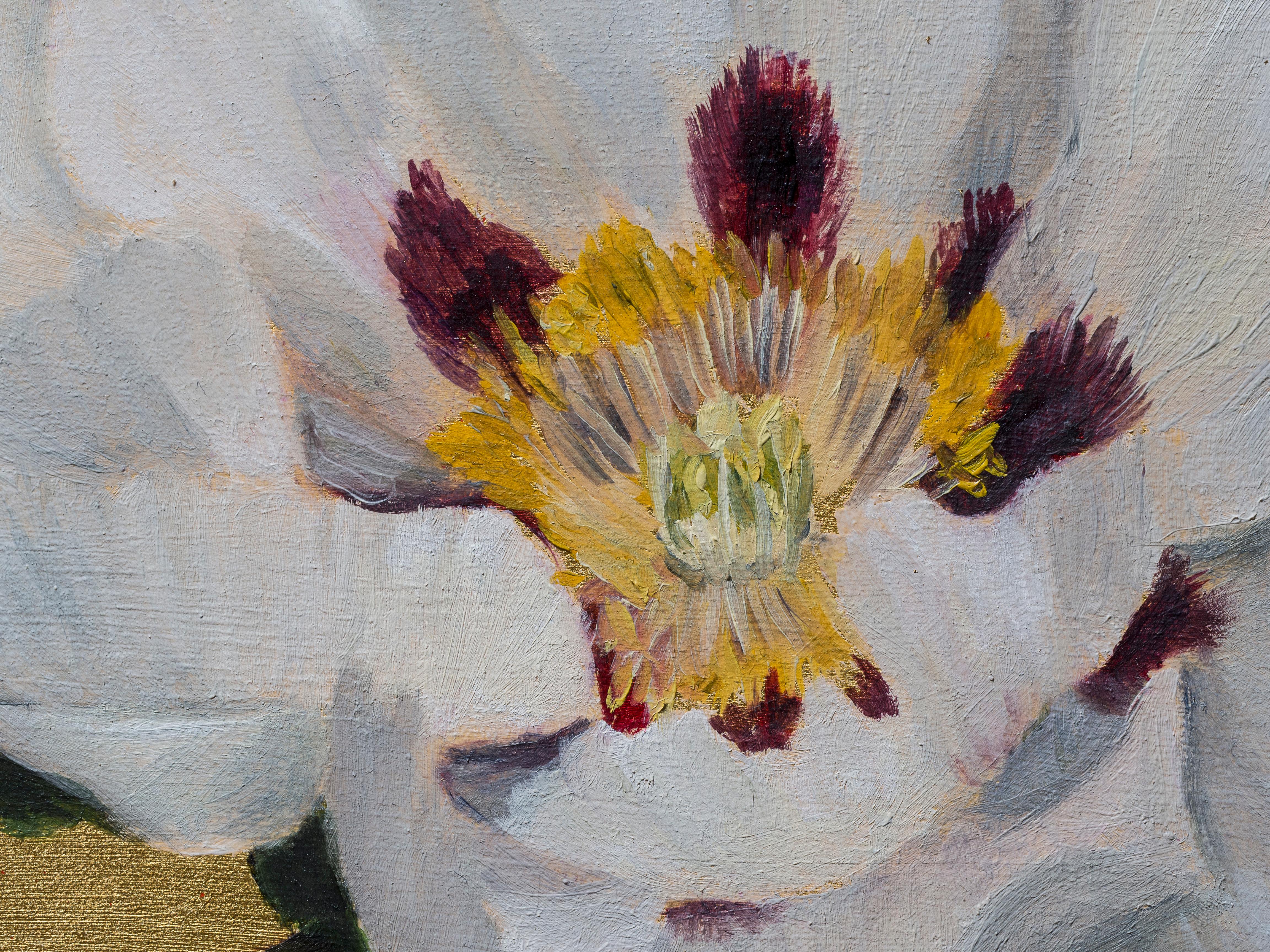 White Rockii Peony - Realist Painting by Nicola Currie