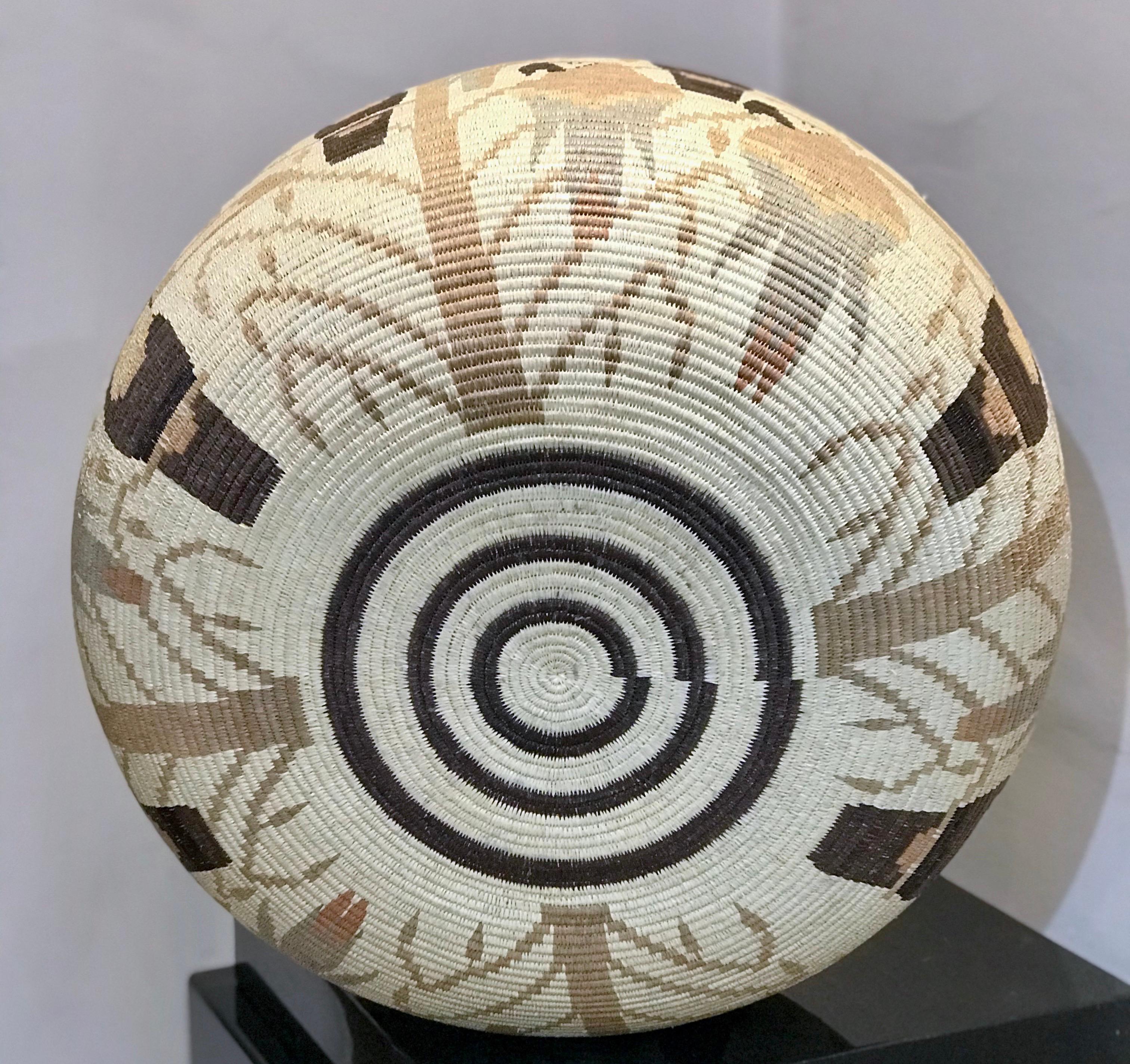 Panier, perroquet, toucan conçoit la forêt tropicale du Panama Tribu Wounaan en vente 1