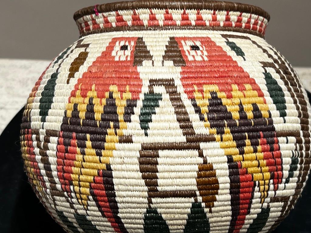 Parrot basket, Wounaan Tribe Darien Rainforest Panama, red, yellow, black, white For Sale 2