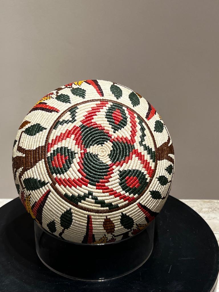 Parrot basket, Wounaan Tribe Darien Rainforest Panama, red, yellow, black, white For Sale 4