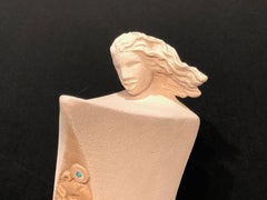 Awhi Whakapapa, Embracing Geneaology, figurative Keramikskulptur, Contemporary