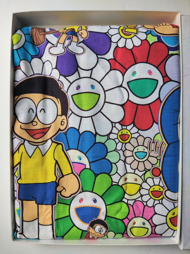 Peluche décorative Takashi Murakami Kaikai Kiki coussin fleur noir 60