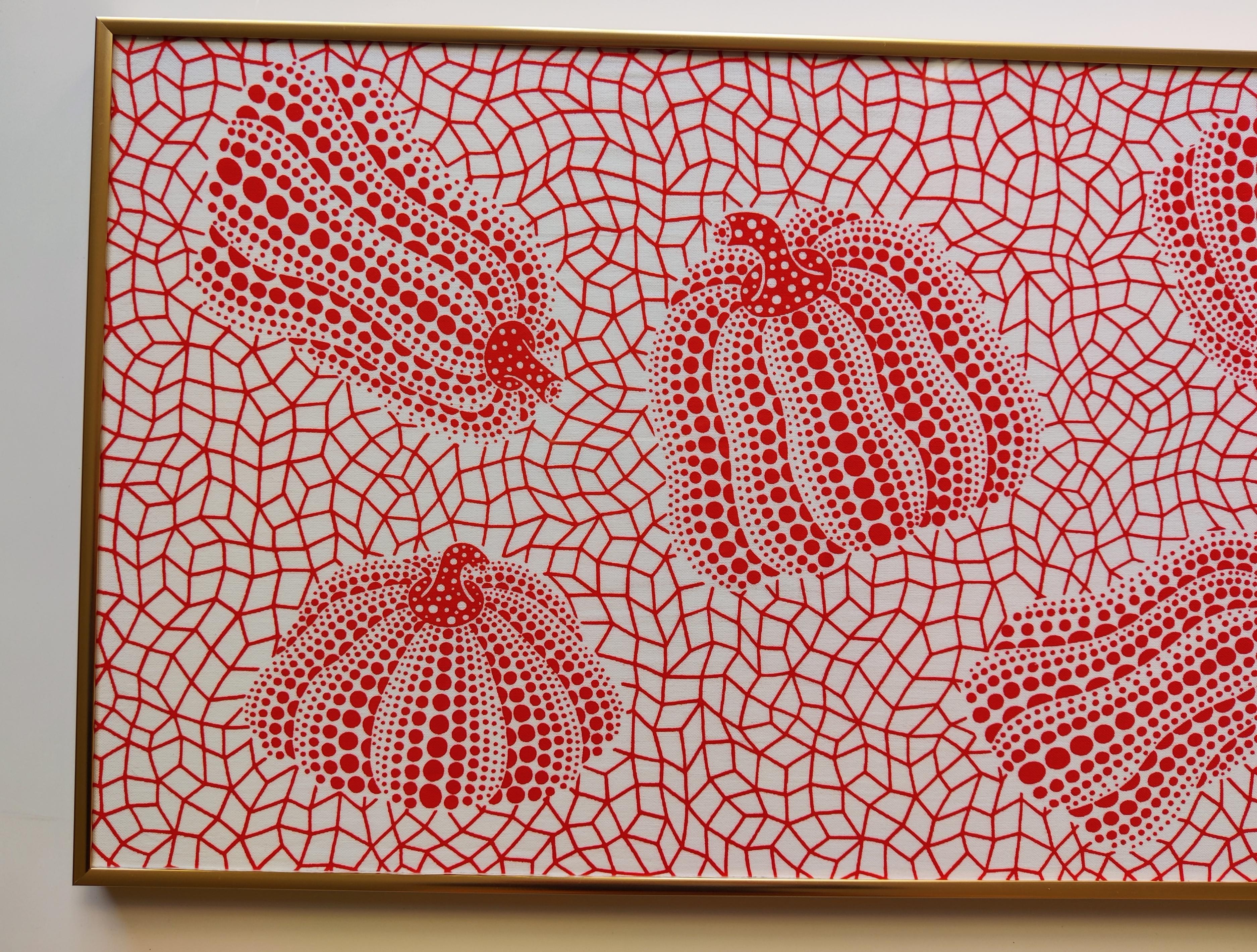 Yayoi Kusama 
Pumpkin ( red )
Print on the cotton towel
Size 90 x 33 x 2.5 cm
Framed with the golden aluminum frame and the UV-protected acrylic glass  
published by シンワ繊維株式会社