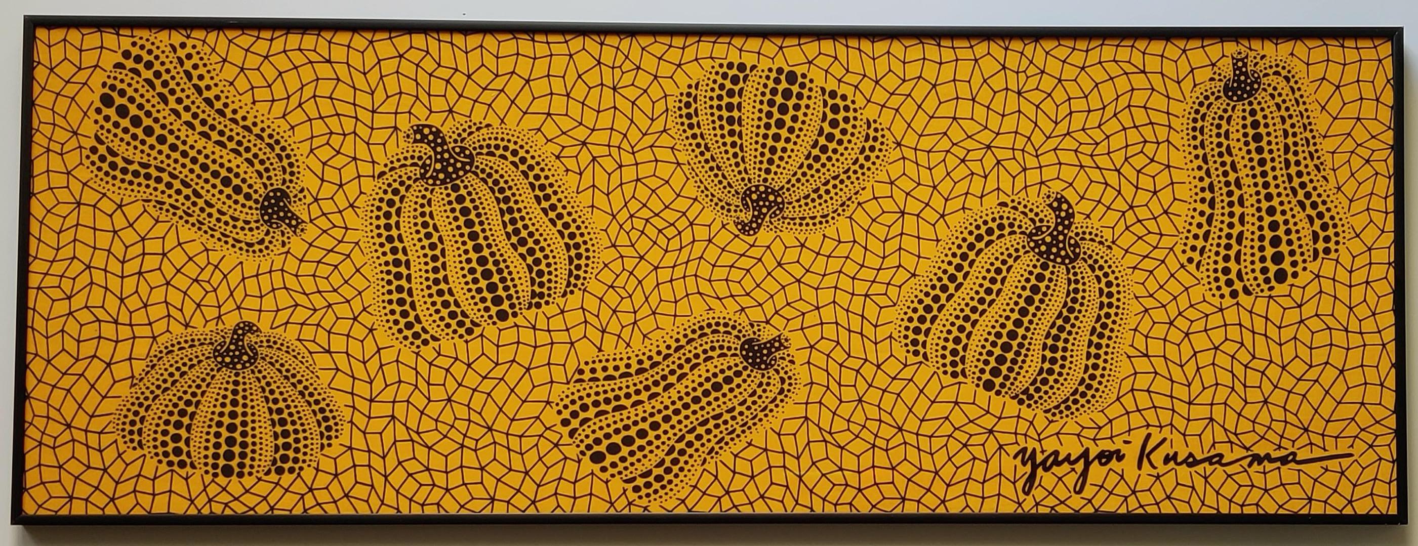 Yayoi Kusama 
Calabaza ( amarilla )
Impresión sobre toalla de algodón
Tamaño 92,5 x 33 x 2,5 cm
Con marco de aluminio negro y cristal acrílico con protección UV  
publicado por シンワ繊維株式会社