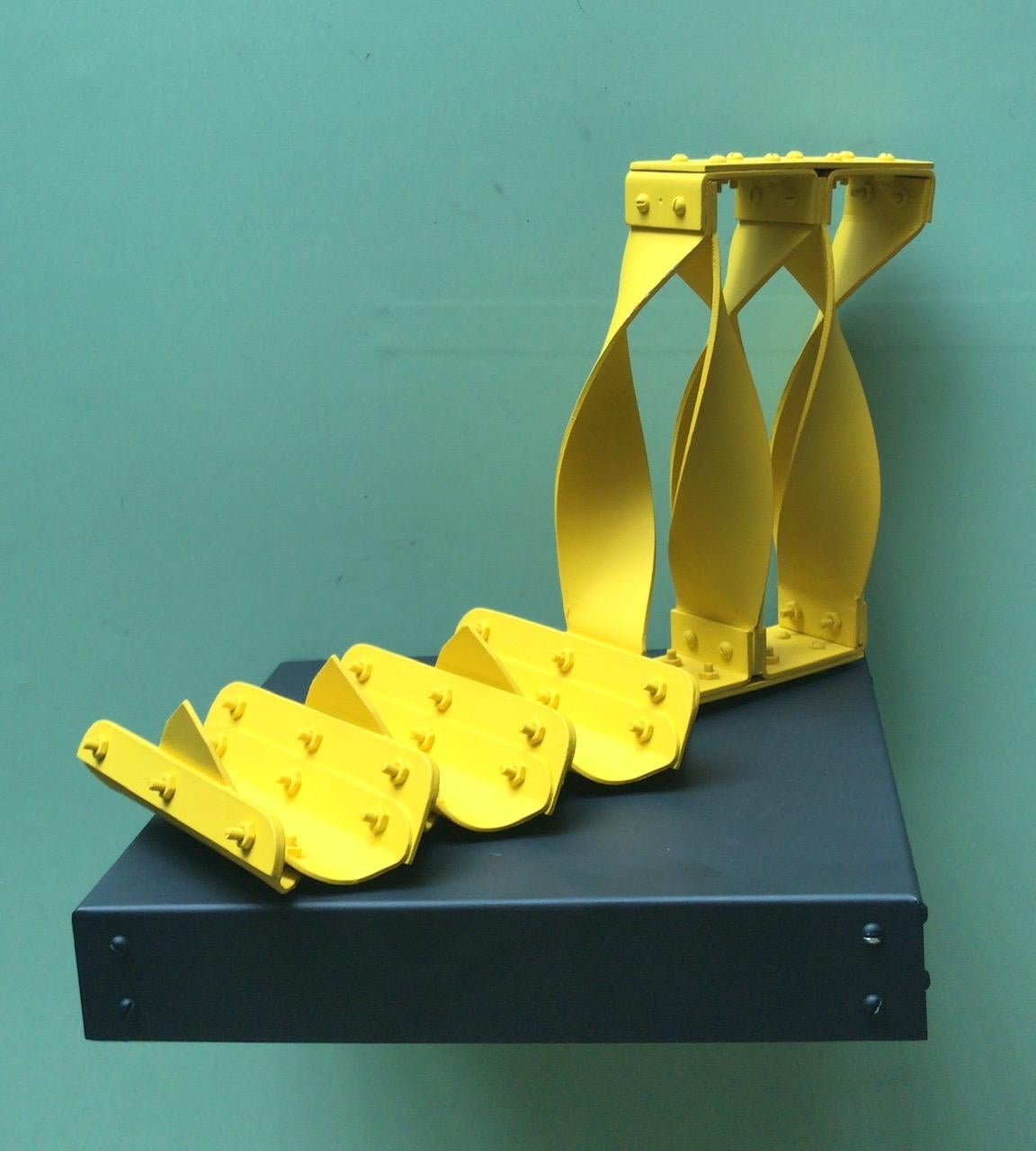 Edgard Negret Abstract Sculpture – Carabela Gelbe abstrakte Skulptur 