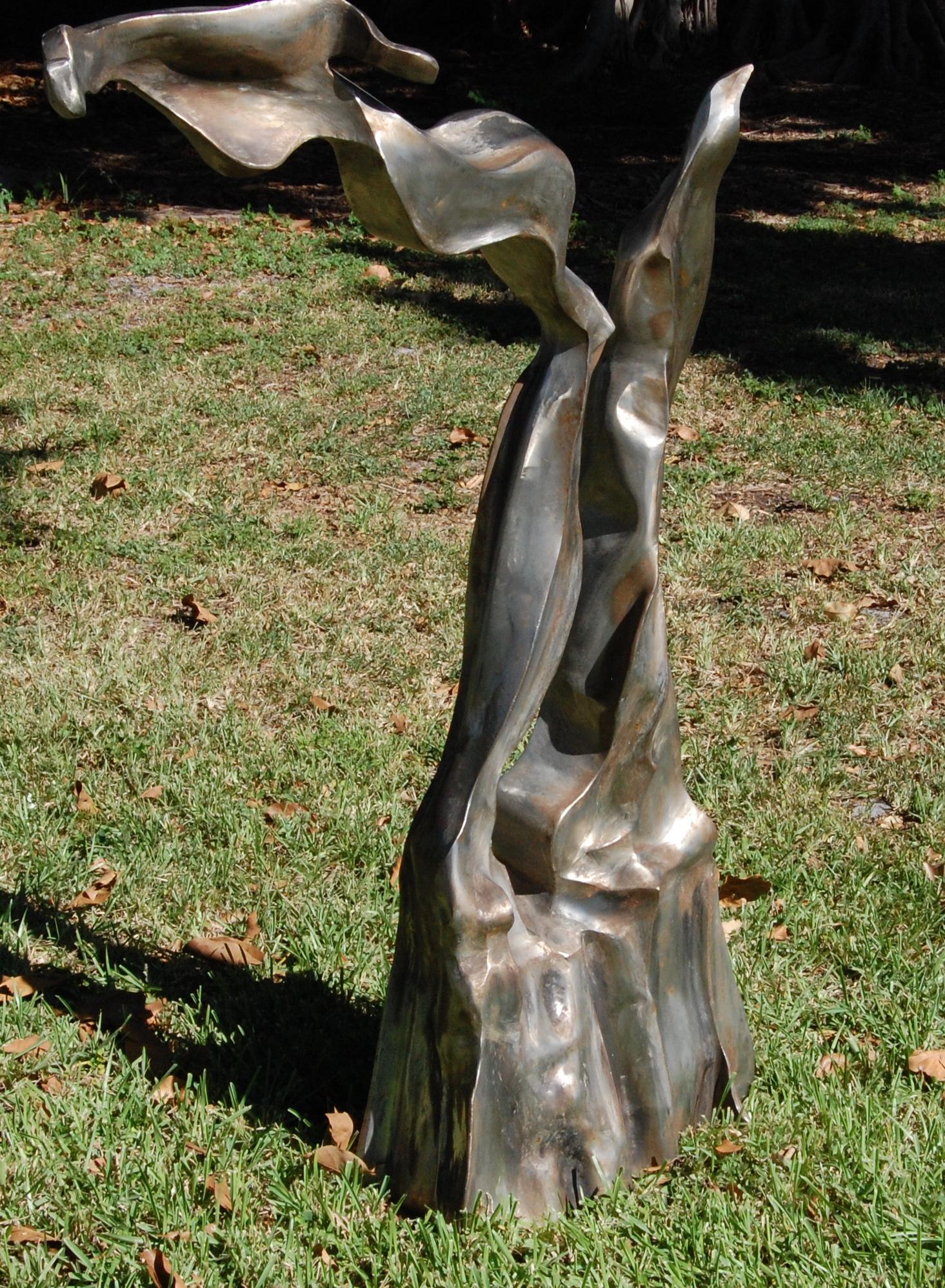  Modern Garden Art Large metal abstract sculpture.
Stainless steel, size: 56H 45w 12D signed Bill Wilson.

