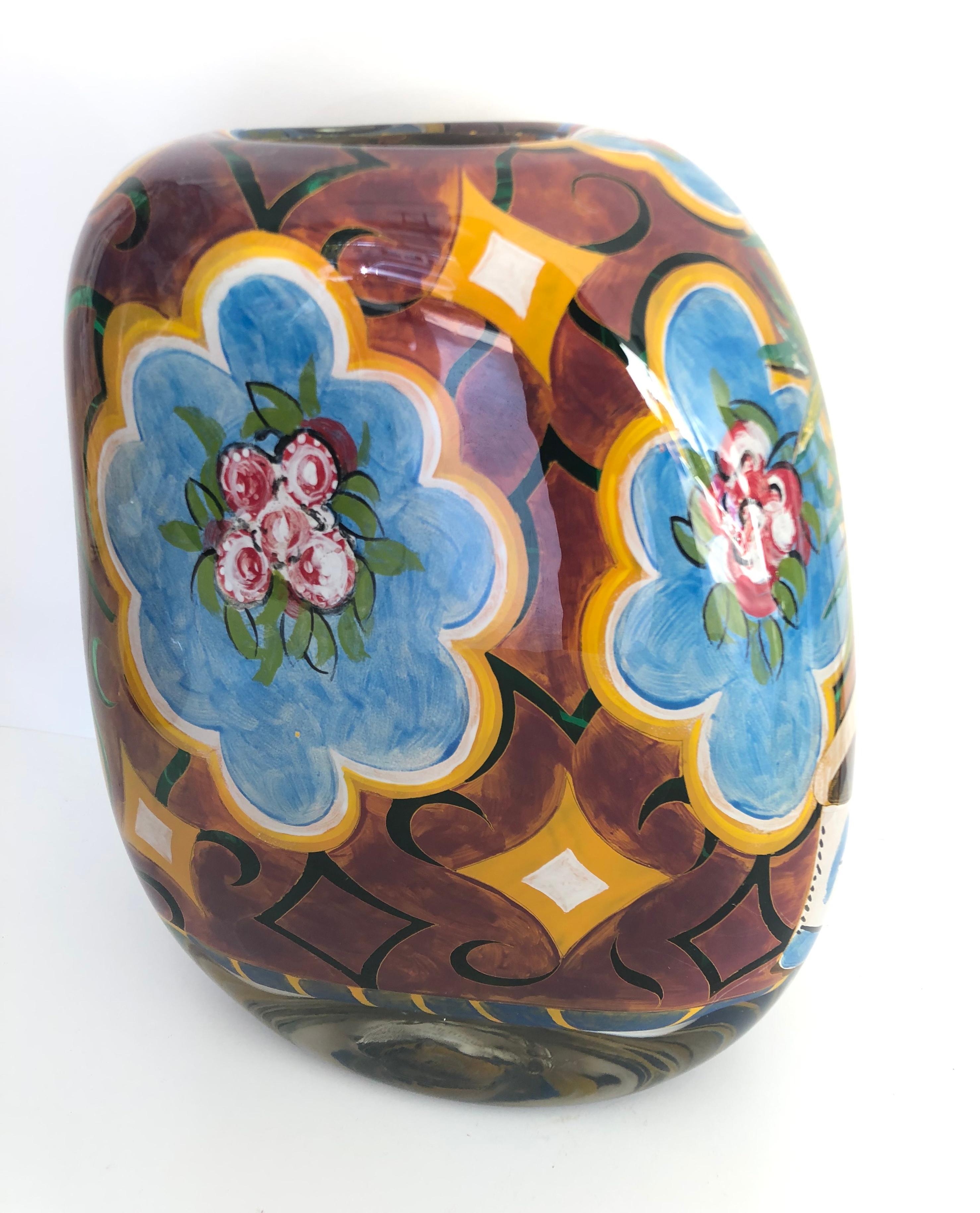 Stunning Ada Loumani Art Glass Vase, signed, handblown and hand-painted under glass in Matisse Style.
Ada Loumani is a French artist, born in 1959. He comes from a family of glassmakers, and continued this tradition through a contemporary optic, in
