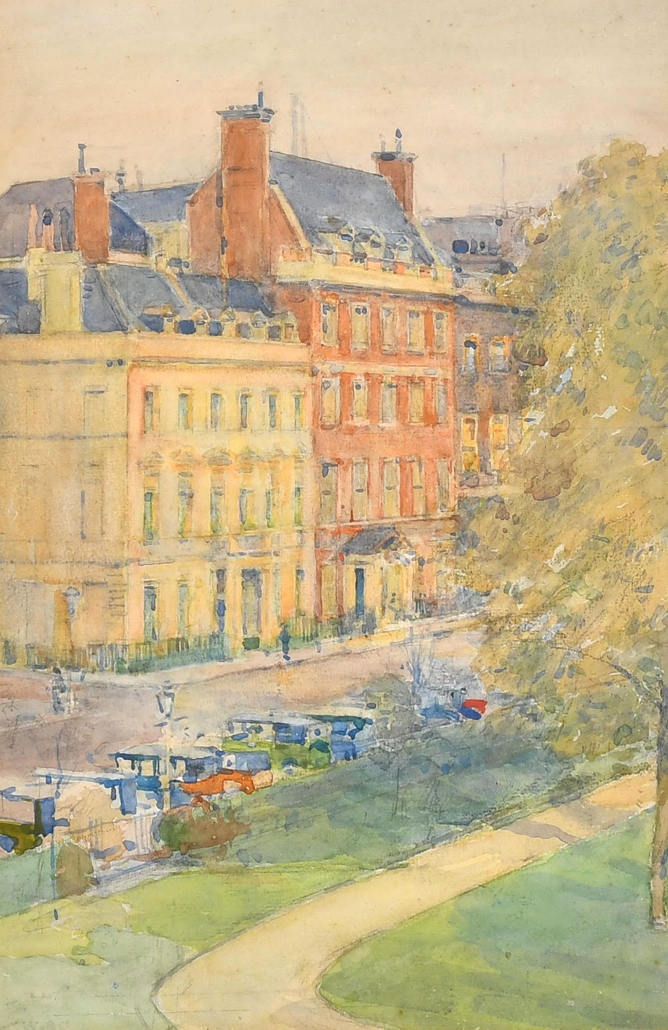 Diese wunderschöne Ansicht des St. James's Square im Zentrum Londons wurde von William Benjamin Chamberlin in den 1920er Jahren gemalt.

Das Werk wurde von einem Fenster in einem hohen Stockwerk eines Gebäudes auf der Nordseite des Platzes aus