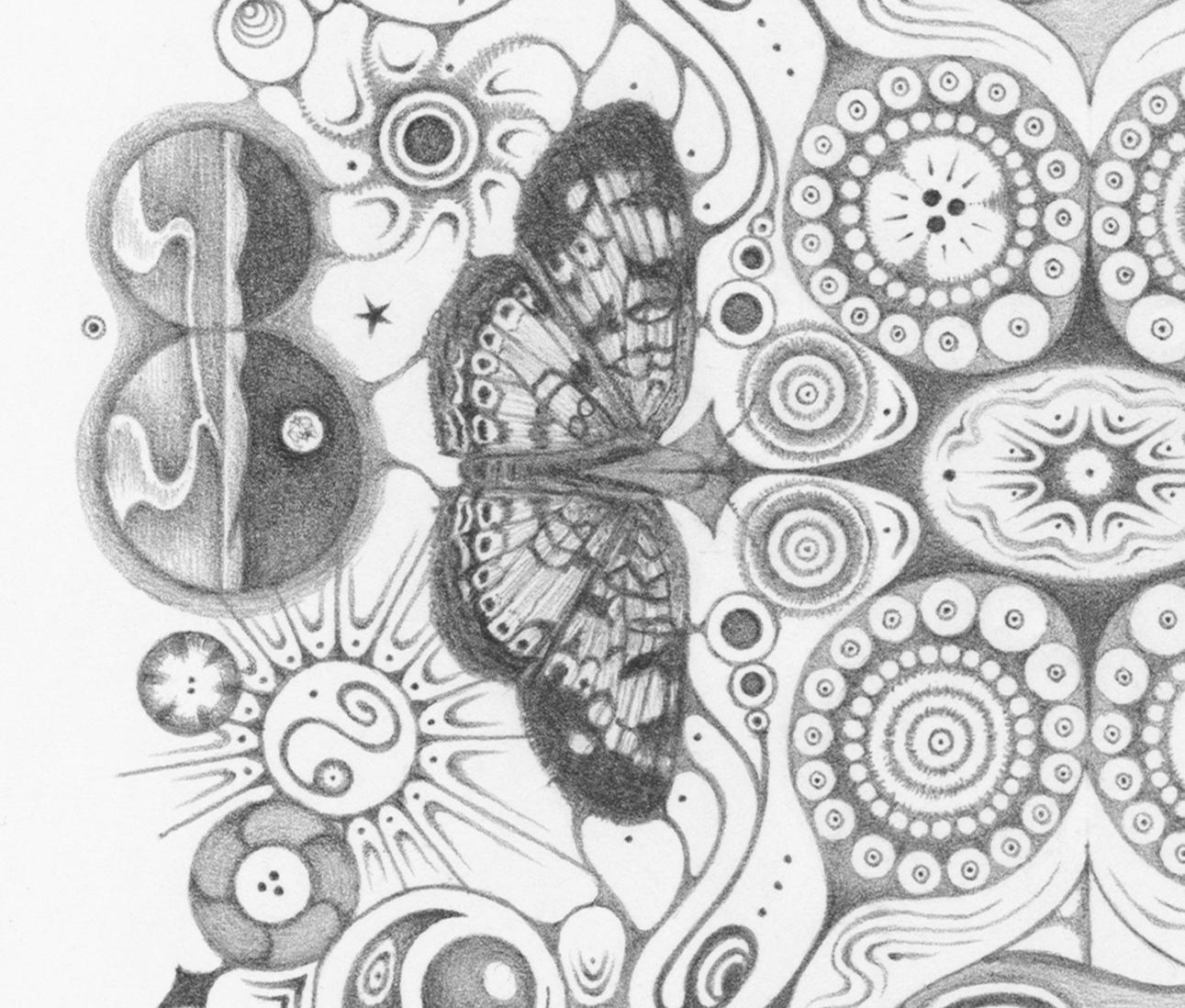 Ein sorgfältig gestaltetes Schmetterlingspaar auf beiden Seiten der Mitte ist das herausragende Merkmal dieses Mandalas. In vielen Kulturen wird der Schmetterling mit Leben und Verwandlung assoziiert und ist ein weit verbreitetes Symbol für Wachstum