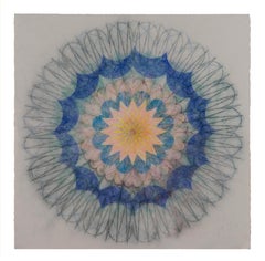 Primavera Pop quatorze, Mandala de fleurs géométriques, bleu marine, sarcelle, rose, jaune