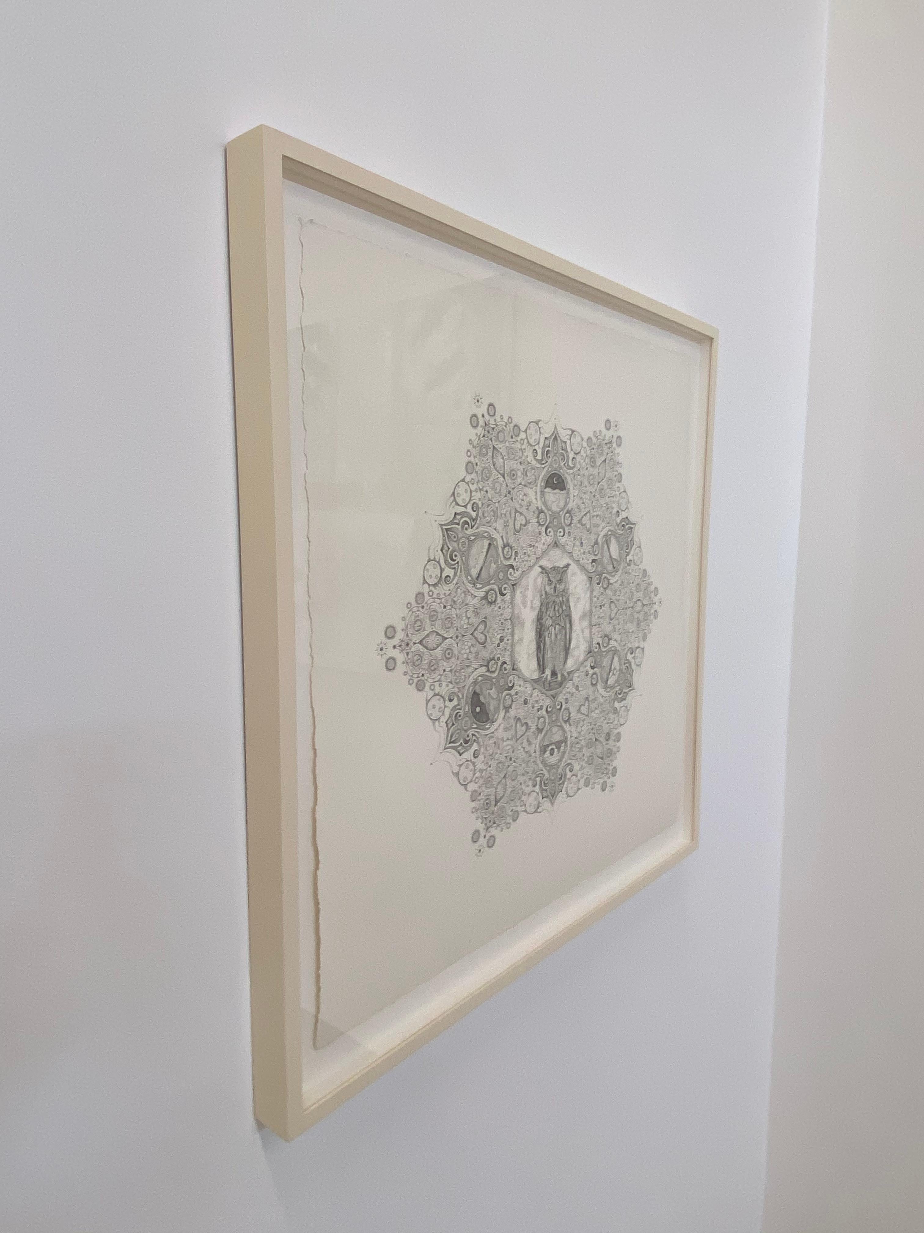 Copos de Nieve 84 Forester, Dibujo a Lápiz Mandala, Búho, Imágenes Cósmicas, Paisajes - Figurative Art Gris de Michiyo Ihara