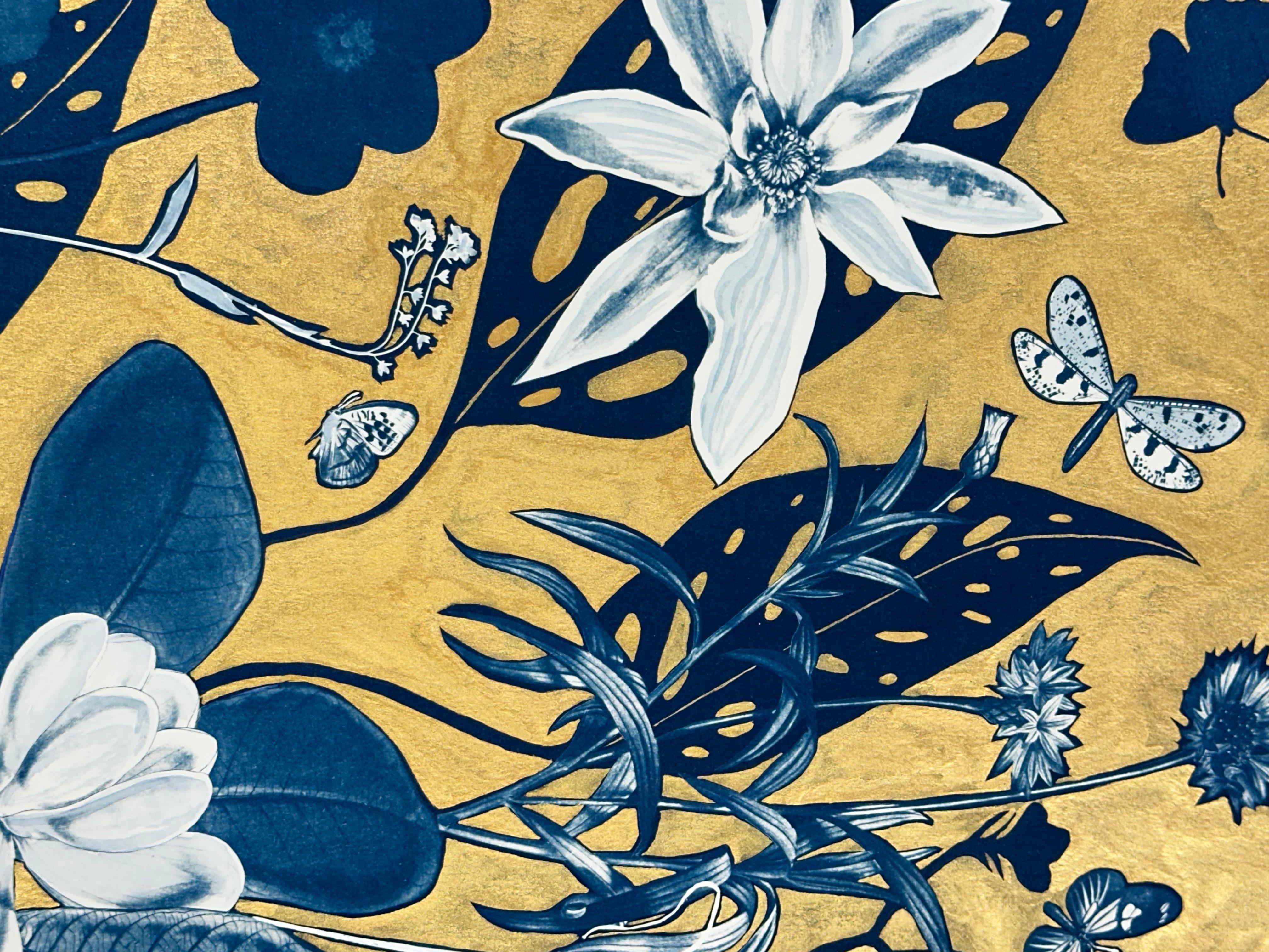 Flora d'oro Ombre di Magnolia - Pittura botanica metallizzata in cianotipia Fiori 2023 in vendita 2