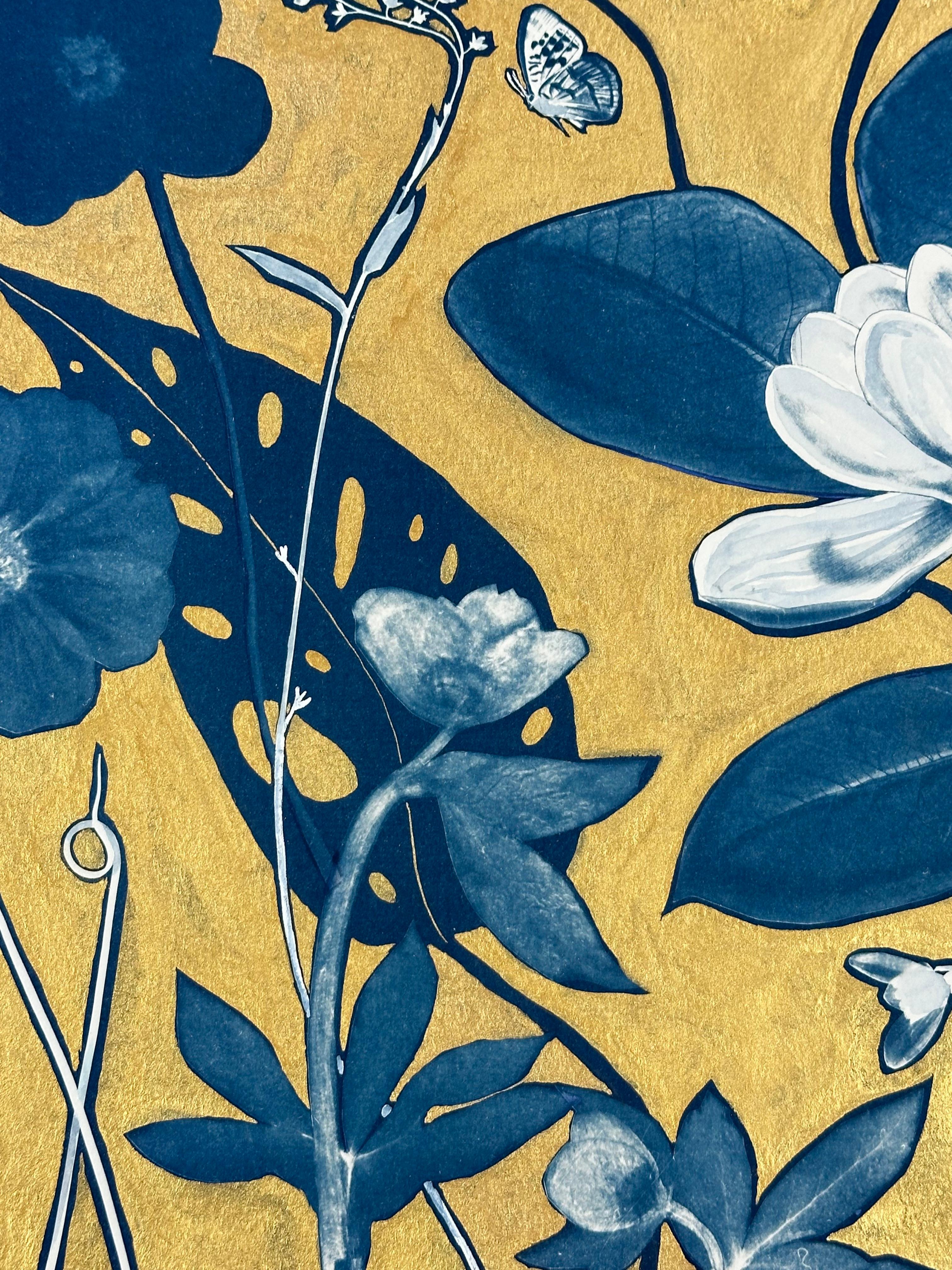 Flora d'oro Ombre di Magnolia - Pittura botanica metallizzata in cianotipia Fiori 2023 in vendita 3
