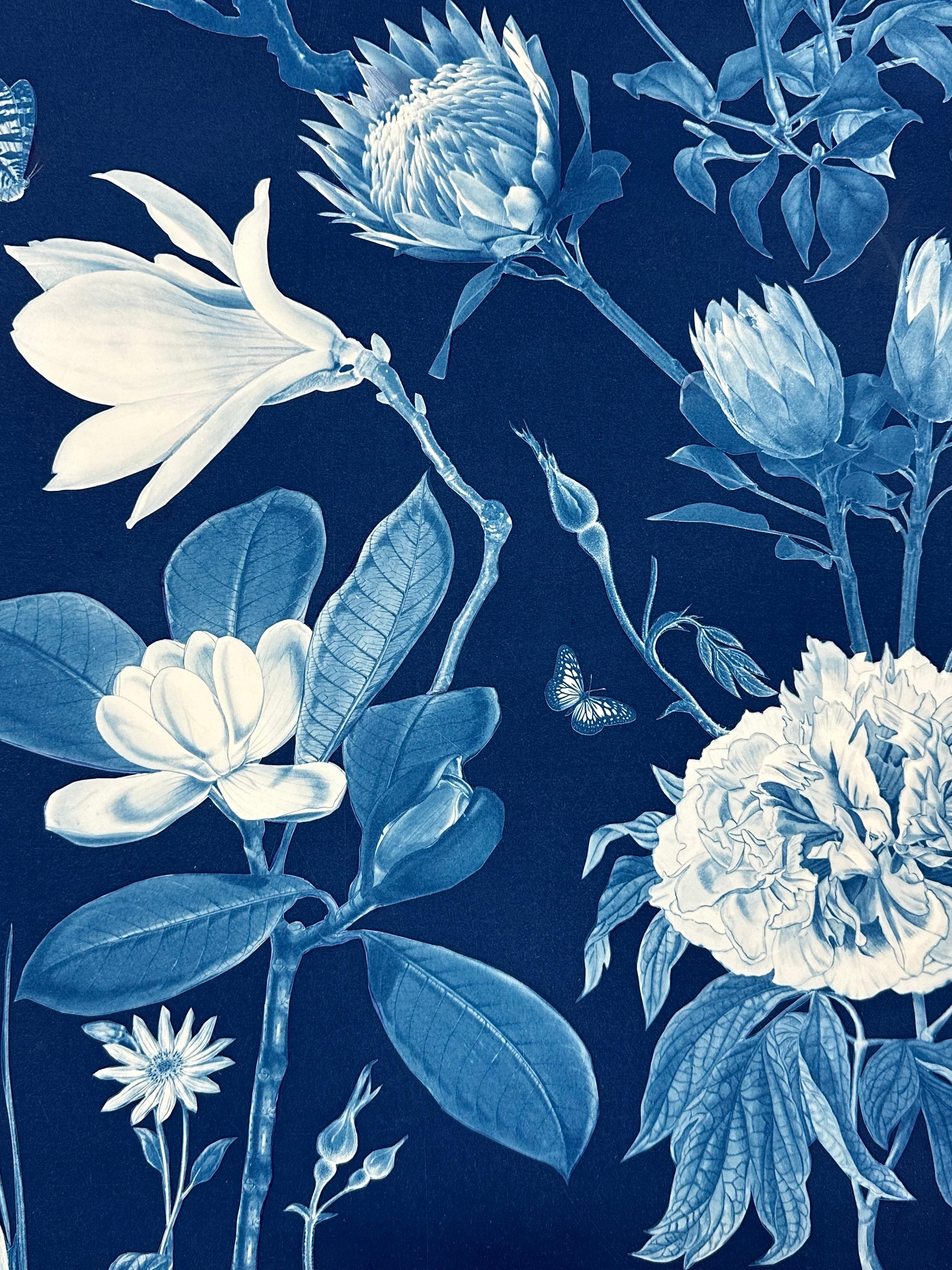 Nocturnal Nature Magnolia - Farfalla cianotipica floreale contemporanea, 2021-'22 in vendita 5