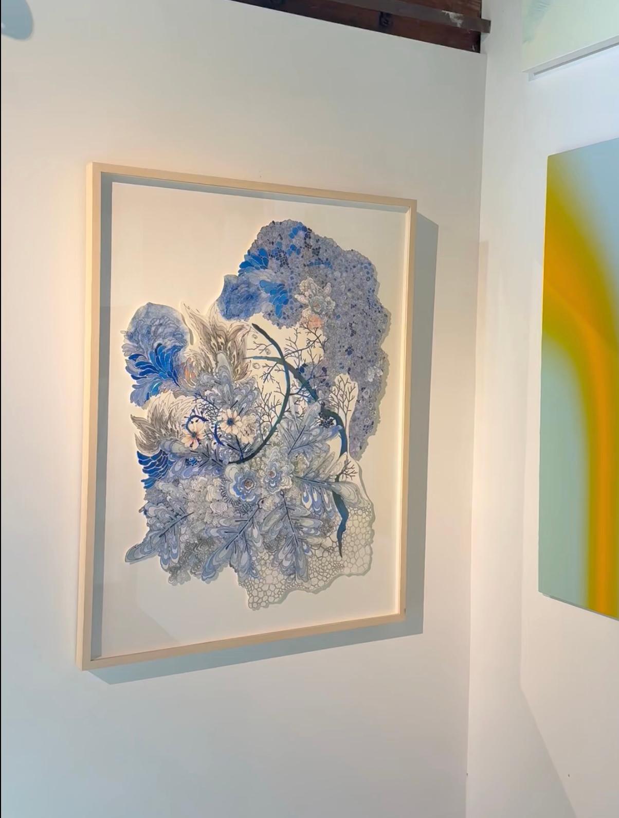 Papier en forme de dessin à motif de fleurs botaniques bleues et roses Dirty Fall, 2020 - Art de Sarah Morejohn