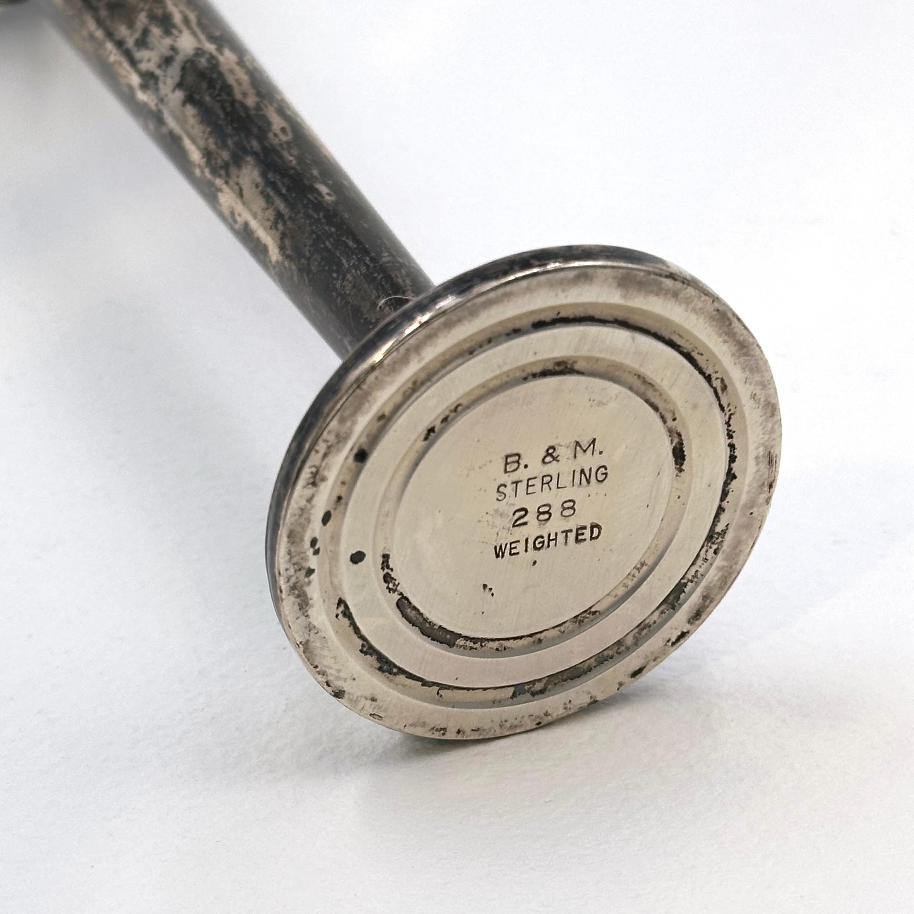 Rosenvase

c. 1911
Silber
7 x 1,75 x 1,75 Zoll