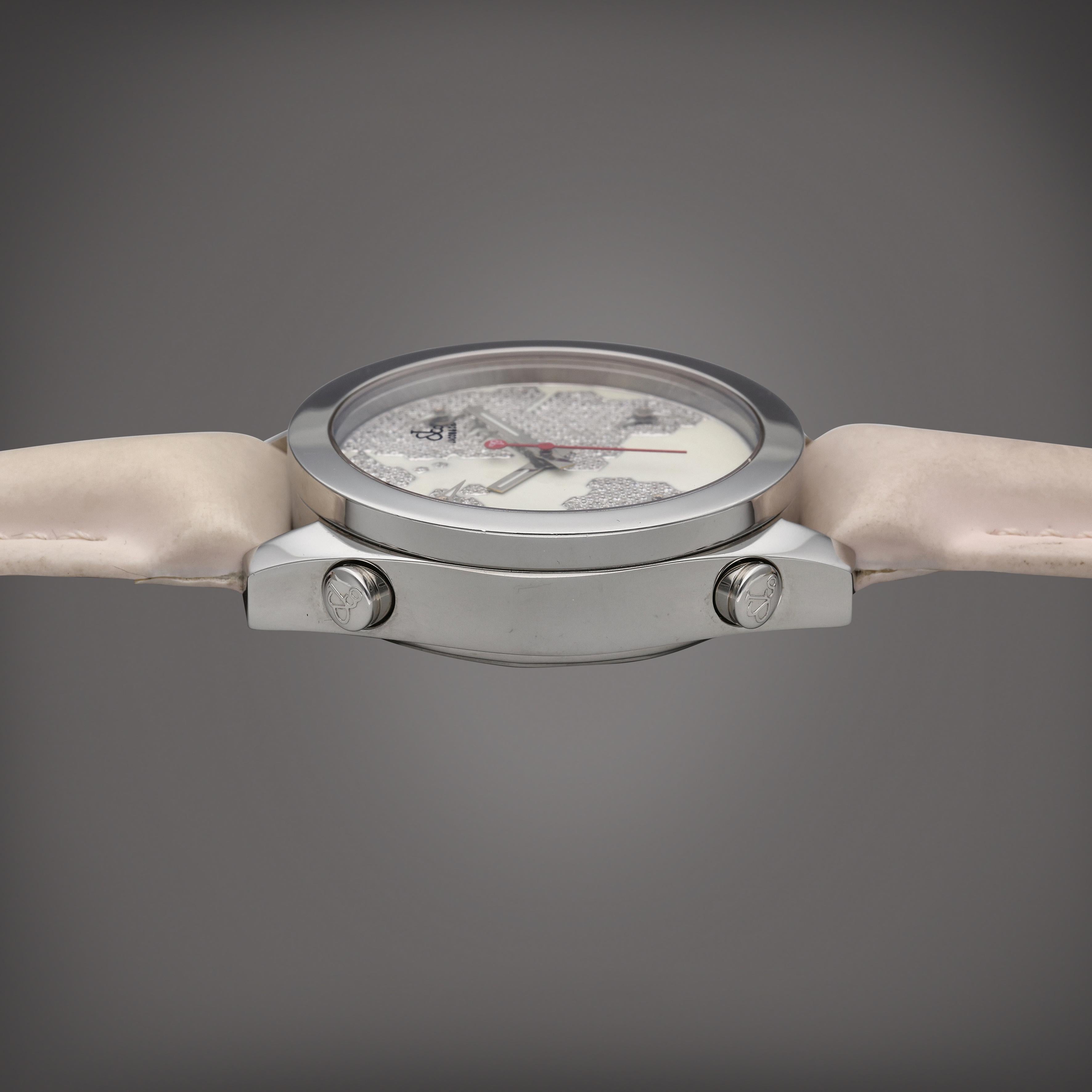 Size note: 40 mm

Pioneering: Jacob & Co. has a well-deserved reputation for breaking new ground in high watchmaking, creating complications and combinations of complications that are new to high watchmaking, while still using traditional methods to