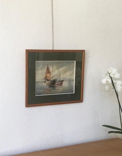 Segelboote am Rand einer Zyklopeninsel im Ägäischen Meer