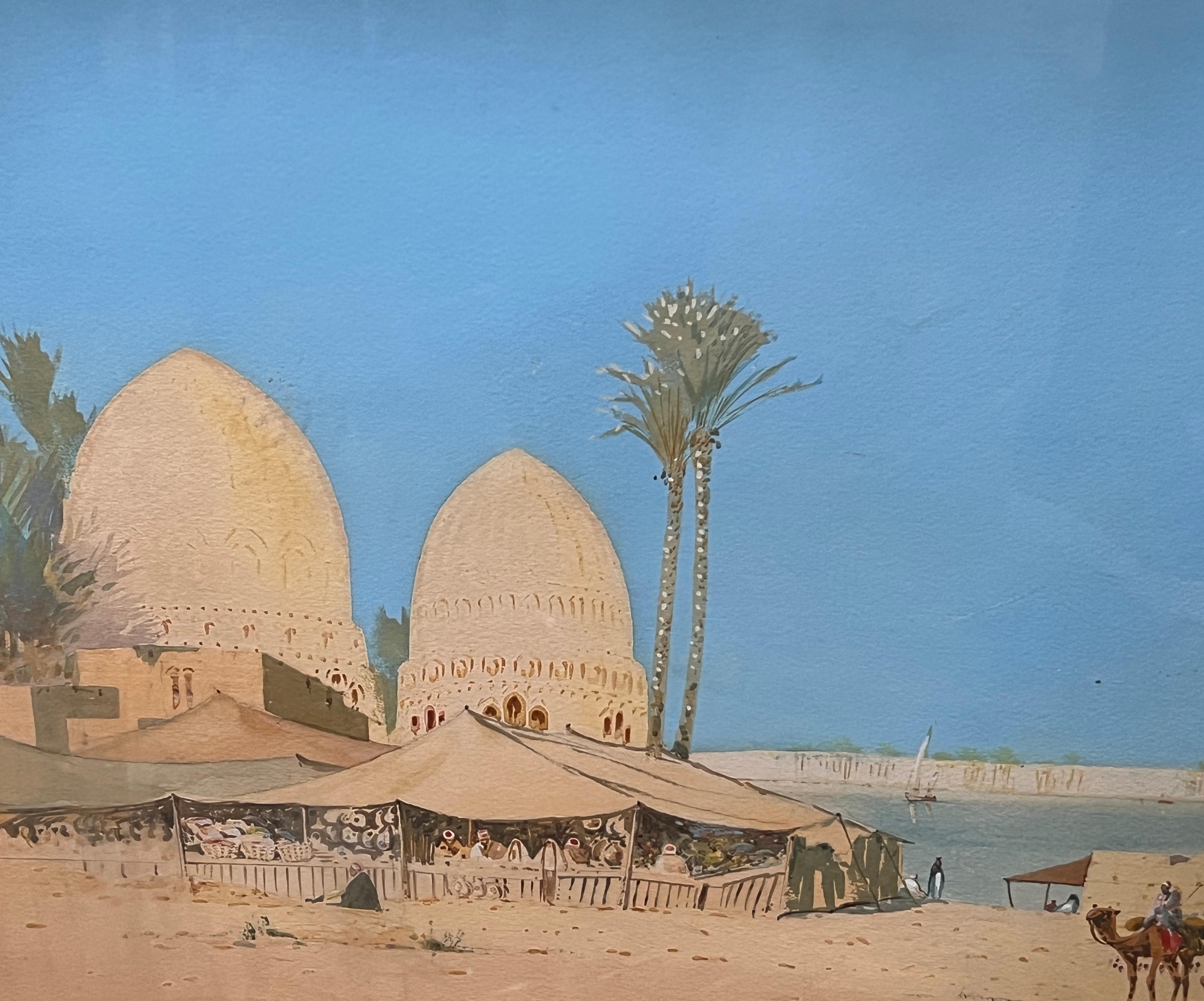 Das orientalische Gemälde von Lamplough zeigt einen Zeltmarkt, der sich direkt am grünen Wasser des Nils befindet. Kamele mit Händlern stehen im Vordergrund des Bildes in der Nähe eines schattigen Baldachins, der an zwei Palmen befestigt ist. In der