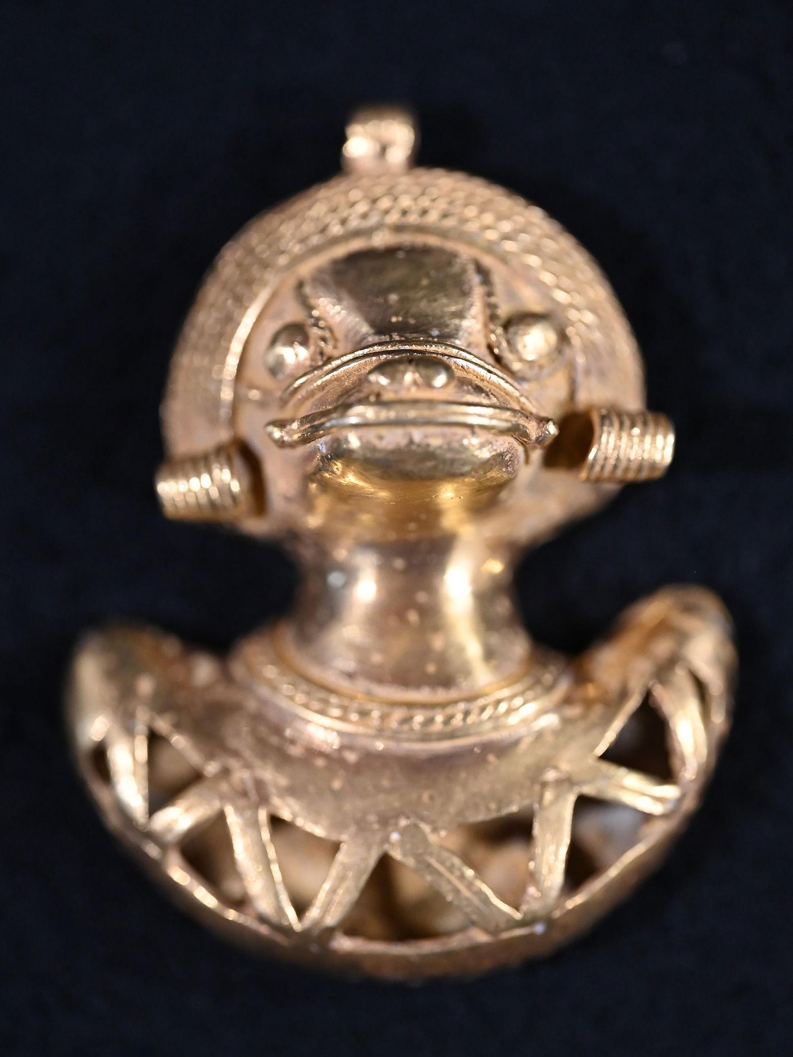 Tairona Alloy Effigy Pendant - Art di Unknown