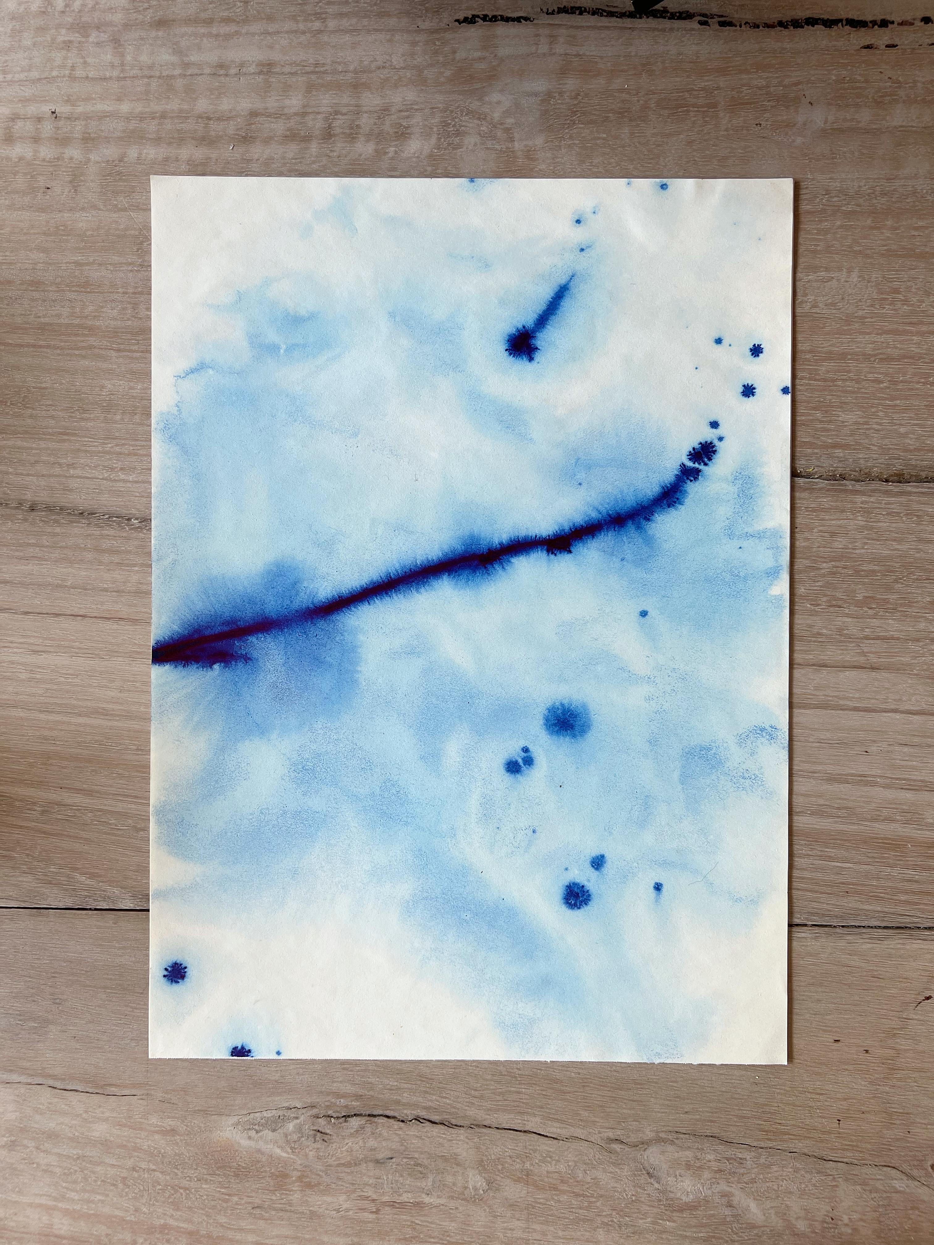 Waves de mer bleues méditerranéennes, peinture à l'encre faite à la main, Ripples Calming, édition limitée - Bleu Landscape Painting par TUSET