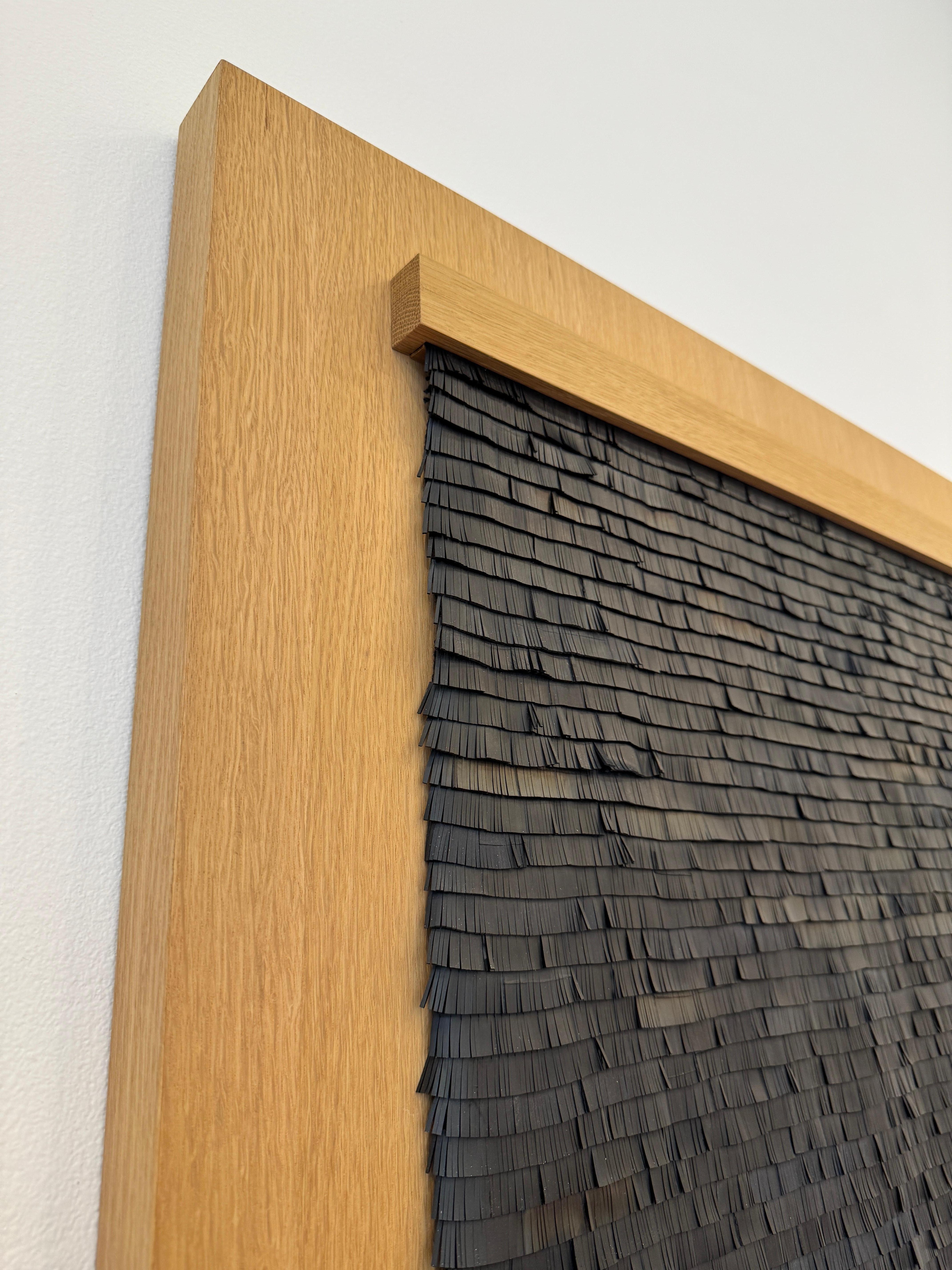 Œuvre d'art tissée en cuir avec dégradé de couleur bleue et noire sur bois en vente 2