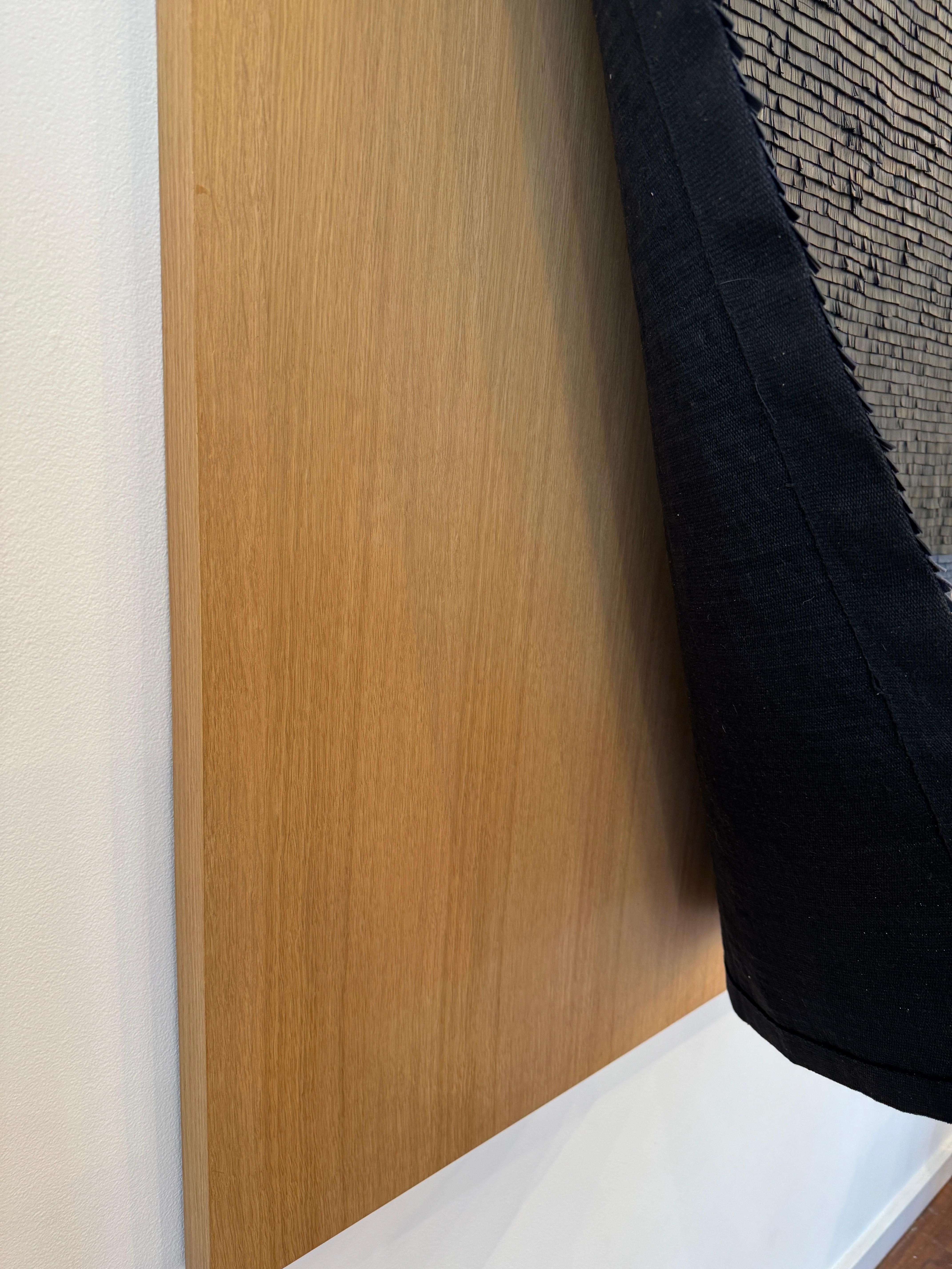 Œuvre d'art tissée en cuir avec dégradé de couleur bleue et noire sur bois en vente 4