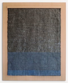 Opera d'arte in pelle intrecciata con sfumature di colore blu e nero su legno