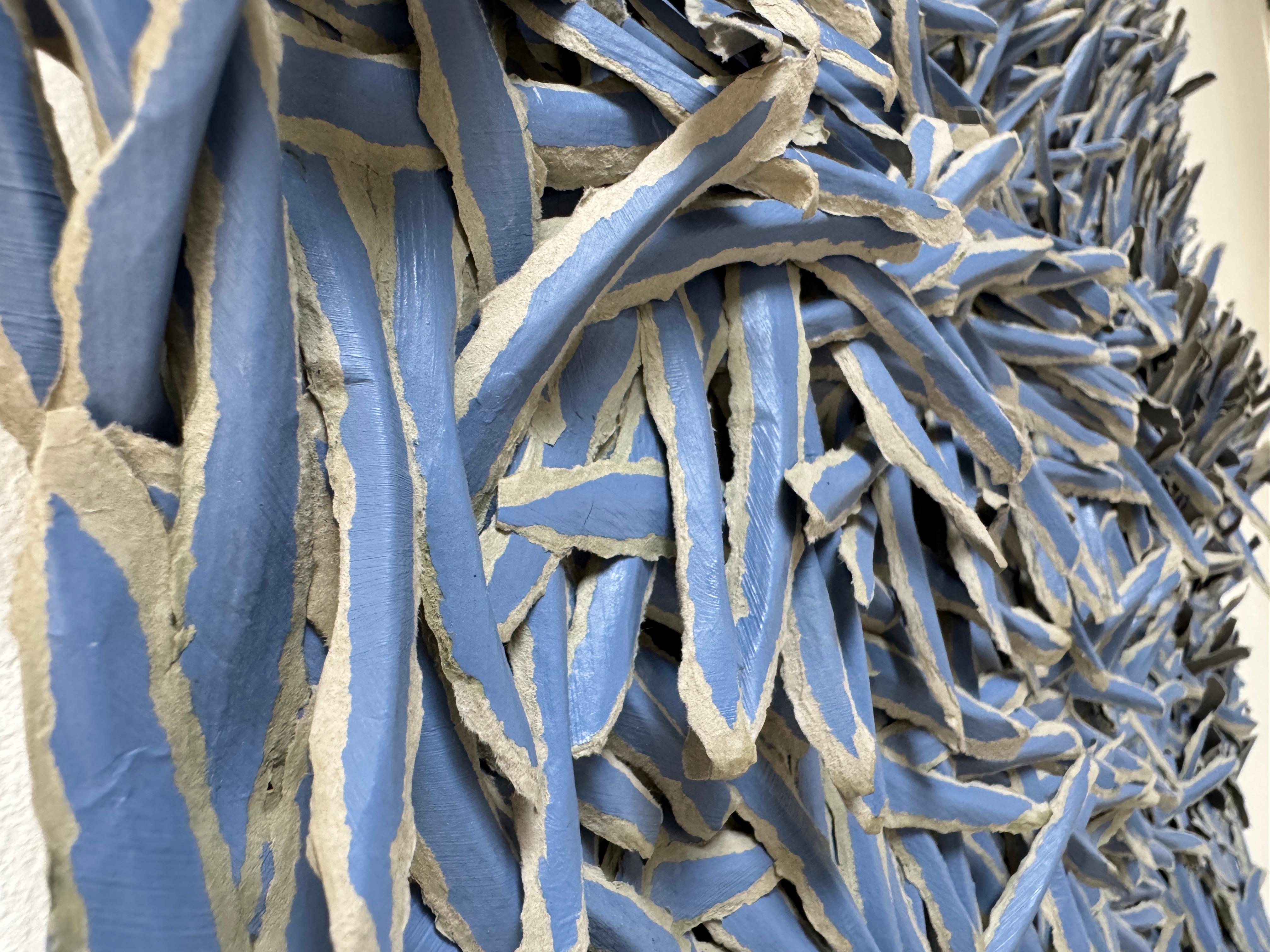 Abstraktes Texturpapier-Kunstwerk in Blau, 2025 im Angebot 3