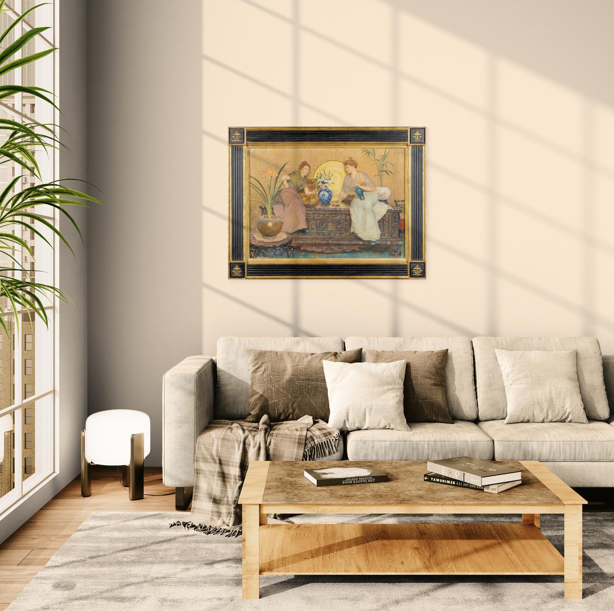 In Whispers and Porcelain enthüllt Hector Caffieri eine intime Welt der Stille, Schönheit und Raffinesse. Zwei junge Frauen bewohnen ein reich geschmücktes Interieur, umgeben von Zimmerpflanzen, einer chinesischen Truhe und einem leuchtend gelben