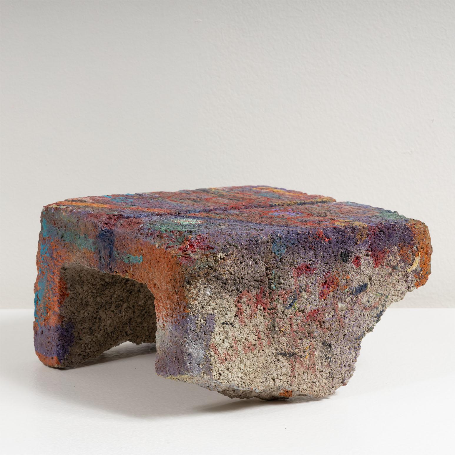 Sam Gilliam (1933-2022) wird als einer der wichtigsten abstrakten Künstler des 20. Jahrhunderts geschätzt. Er war ein wahrer Innovator in der Entwicklung der amerikanischen Abstraktion. Ihm werden mehrere bahnbrechende Techniken zugeschrieben, wie