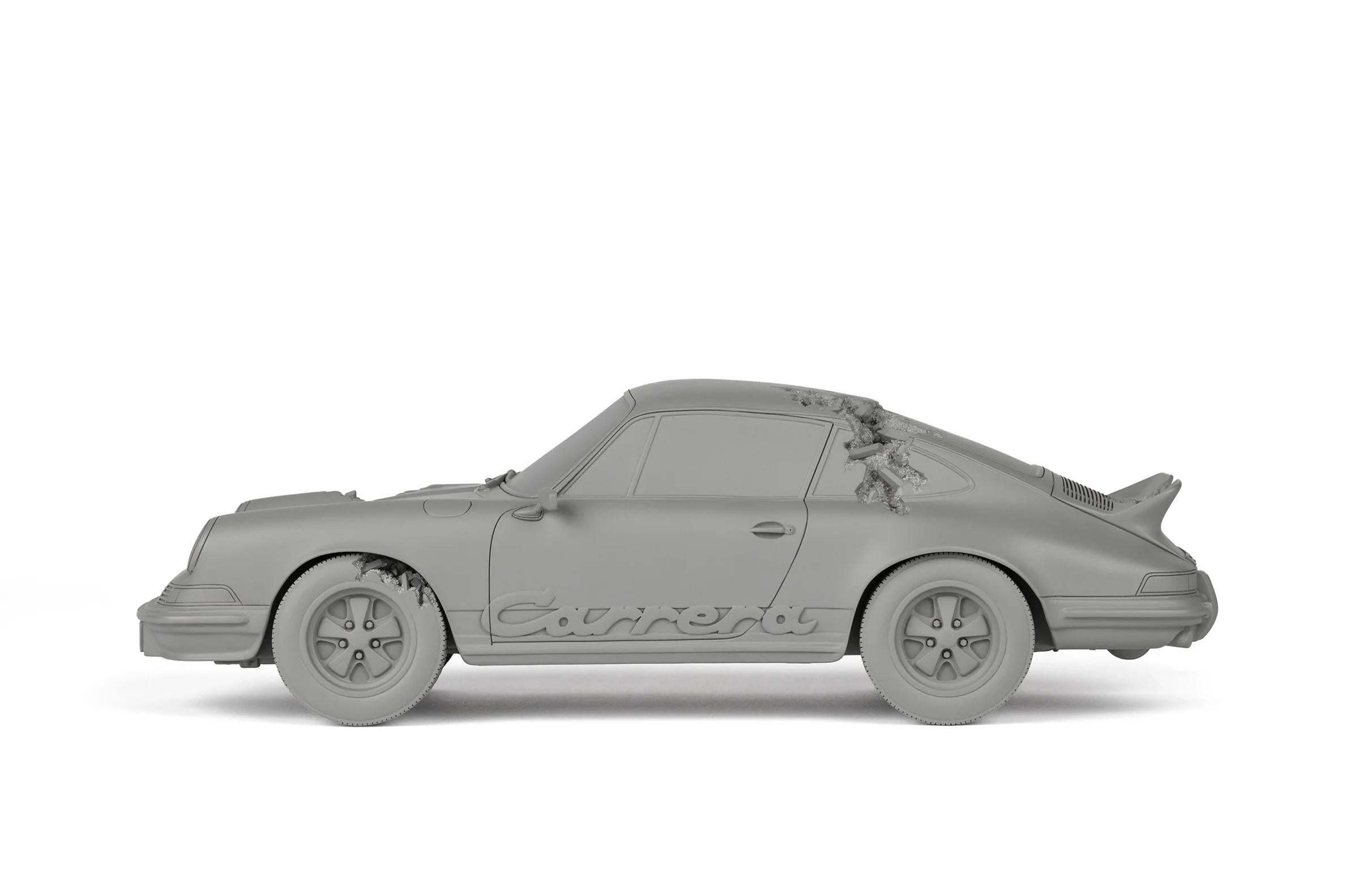 Carrera RS érodée - Contemporain Art par Daniel Arsham