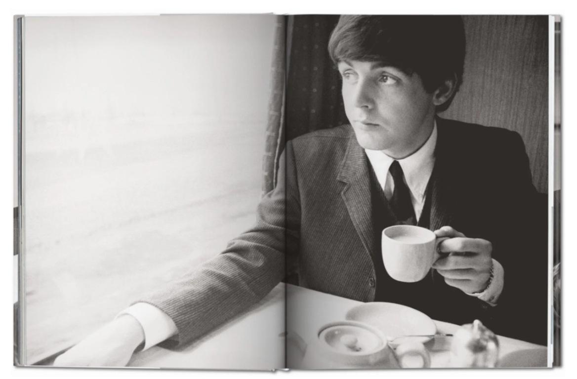 The Beatles on the Road 1964-1966 1°Edizione. (Firmato) in vendita 4