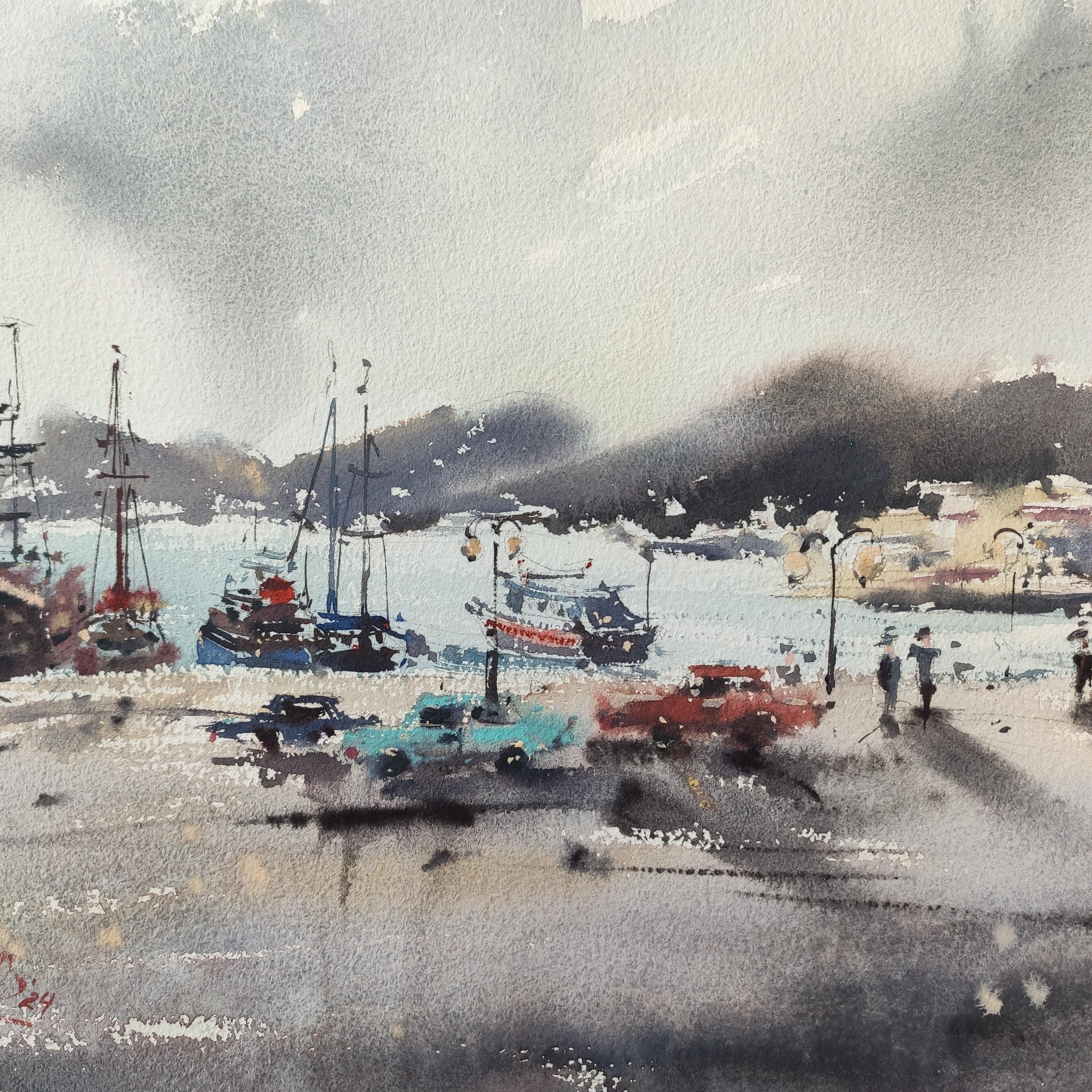Une peinture à l'aquarelle représentant un port dans la ville ensoleillée d'Hersonissos, en Grèce - un paysage d'une journée chaude dans la belle Crète. Des nuances granuleuses de lilas, des ombres contrastées, des accents lumineux, une ville de