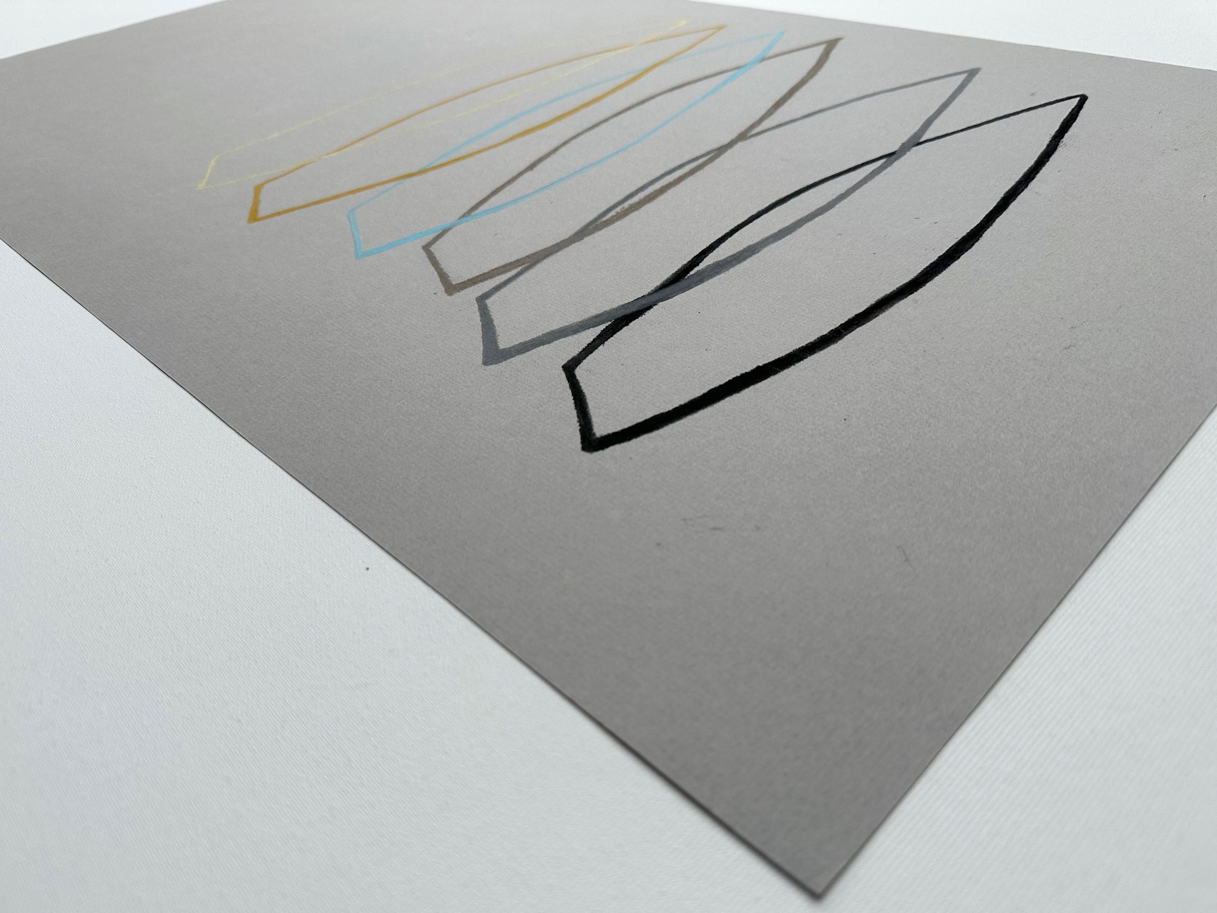 Minimale Zeichnung Ölpastell Papier, Umrisse organisch neutral, grauer Stapel filigran (Grau), Abstract Drawing, von Amanda Andersen