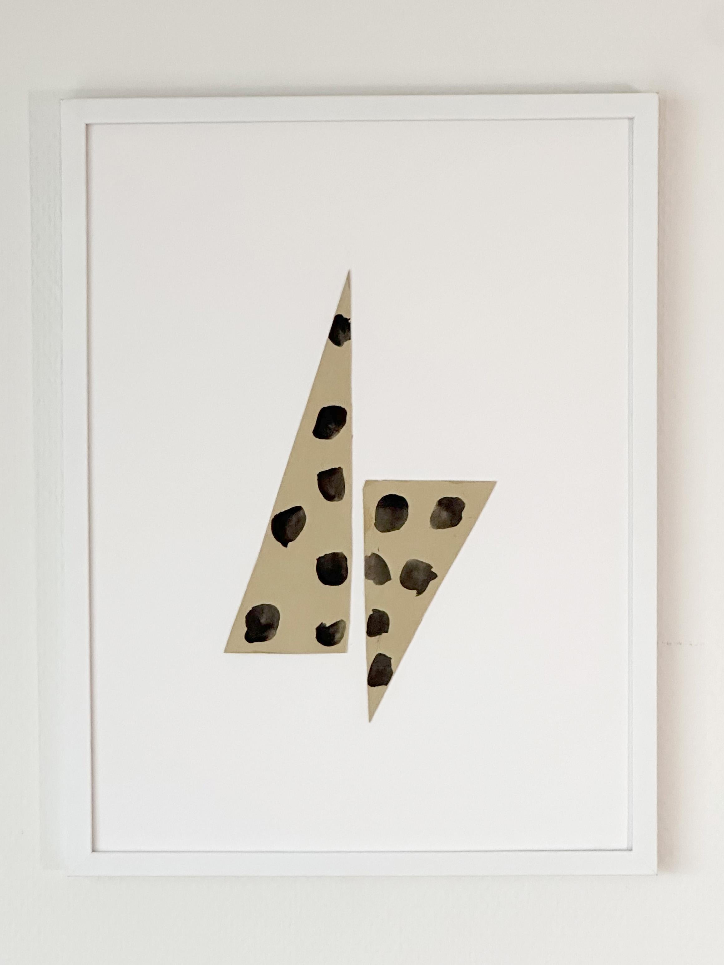 Collage sur papier, pois, beige, neutre, géométrique, moderne - Abstrait Art par Amanda Andersen