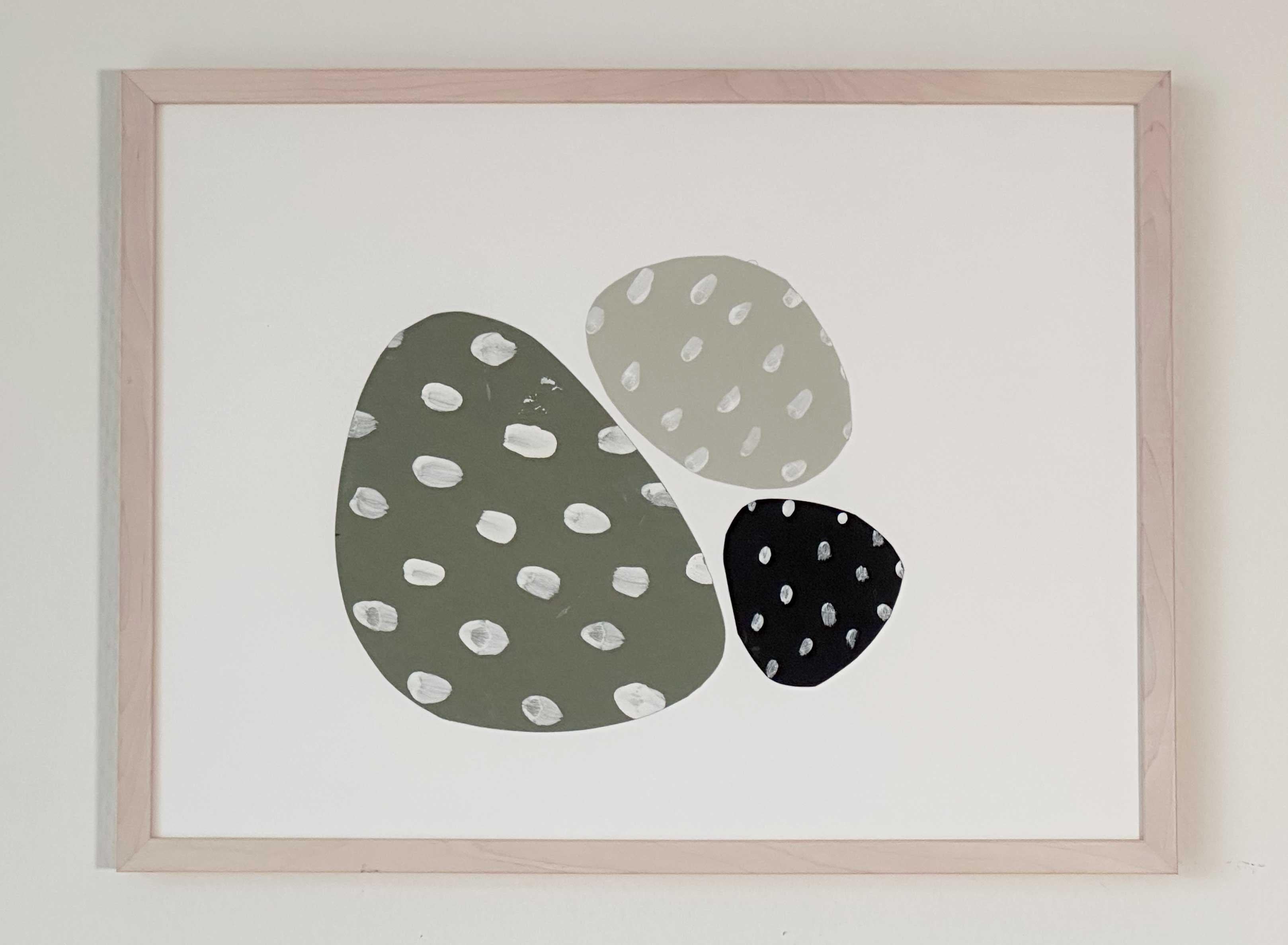 Collage sur papier vert sauge noir moderne wabi-sabi asymétrie points organique ovale - Abstrait Mixed Media Art par Amanda Andersen