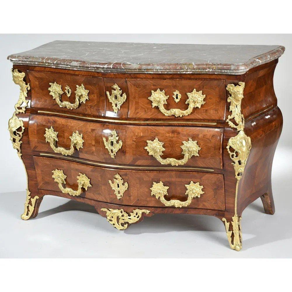SPECTACULAIRE COMMODE TOMBEAU LOUIS XV - Art by Unknown